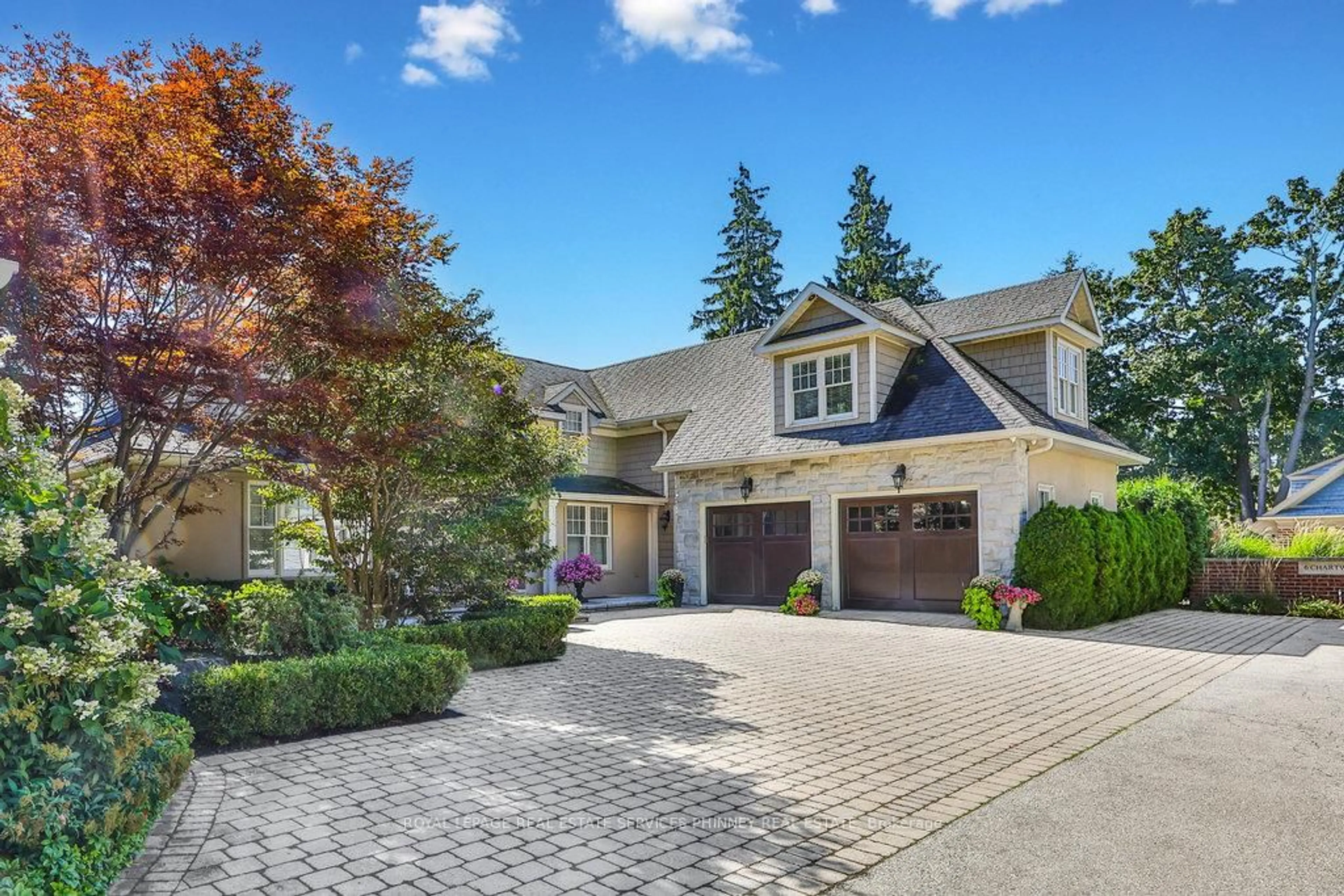 Home with brick exterior material, street for 8 Chartwell Rd, Oakville Ontario L6J 3Z4
