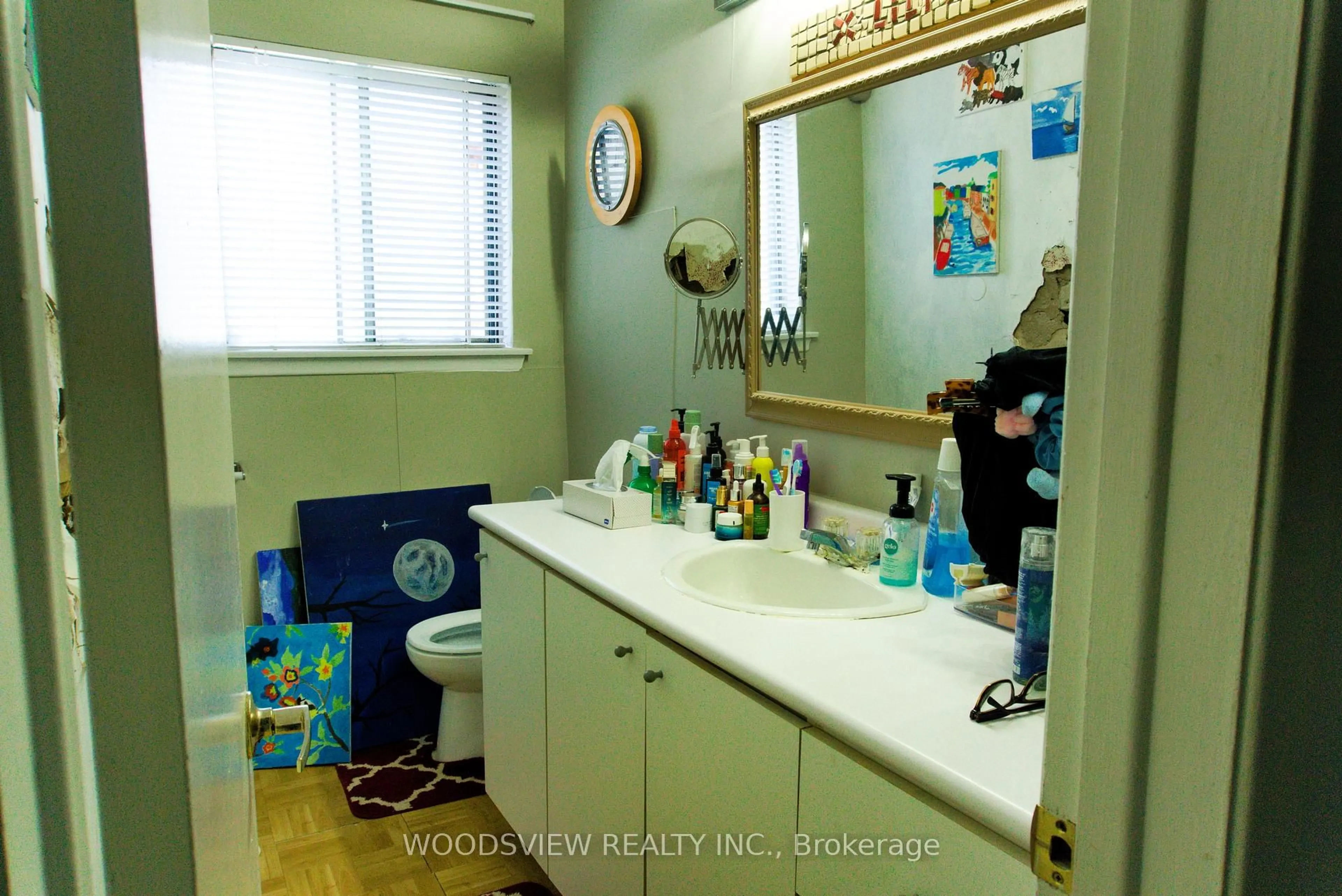 Standard bathroom, ceramic/tile floor for 56 Lightwood Dr, Toronto Ontario M9V 2Z2