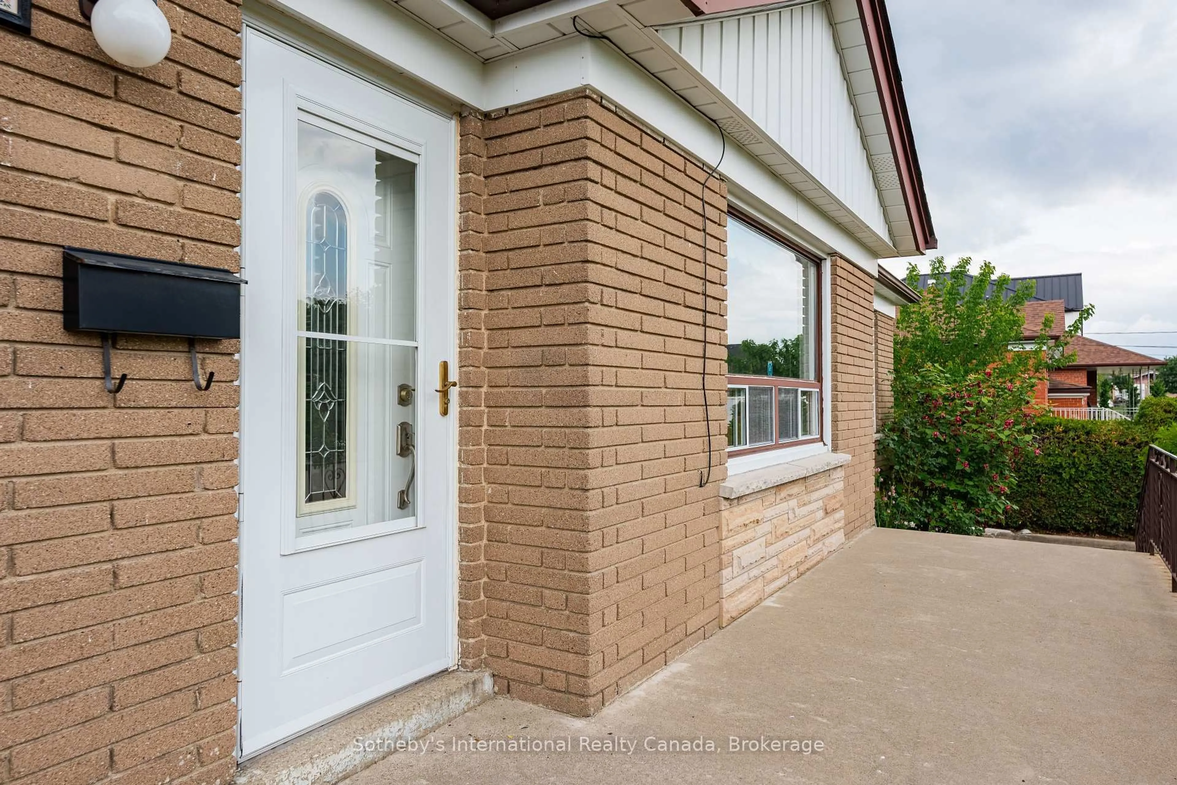 Home with brick exterior material, street for 2468 Donnavale Dr, Mississauga Ontario L5A 2N1