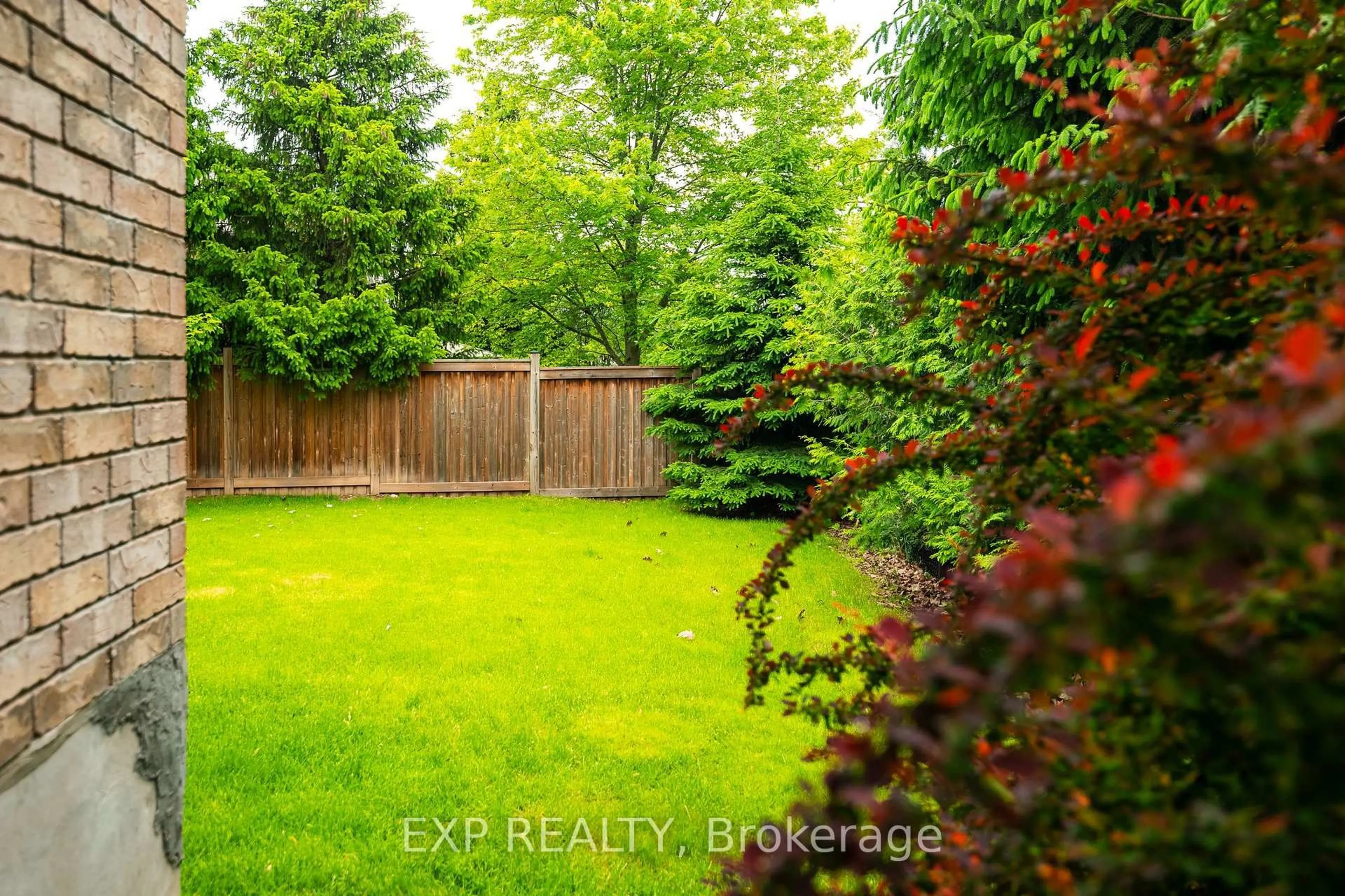 A pic from outside/outdoor area/front of a property/back of a property/a pic from drone, forest/trees view for 11 Palace Crt, Orangeville Ontario L9W 5E6