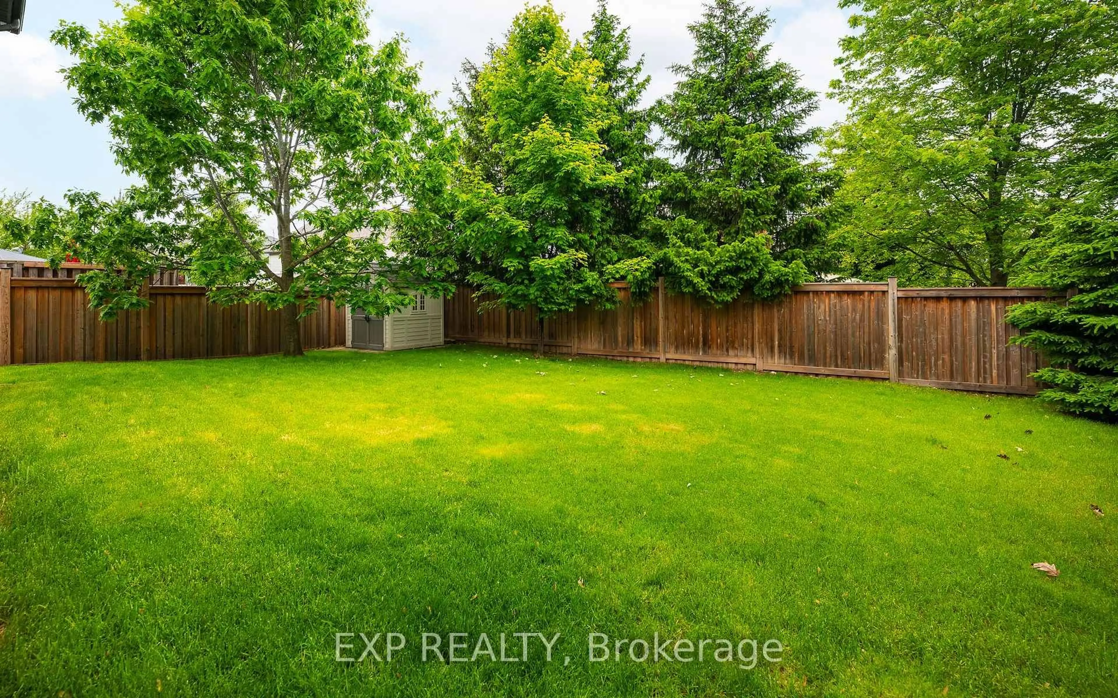 A pic from outside/outdoor area/front of a property/back of a property/a pic from drone, forest/trees view for 11 Palace Crt, Orangeville Ontario L9W 5E6
