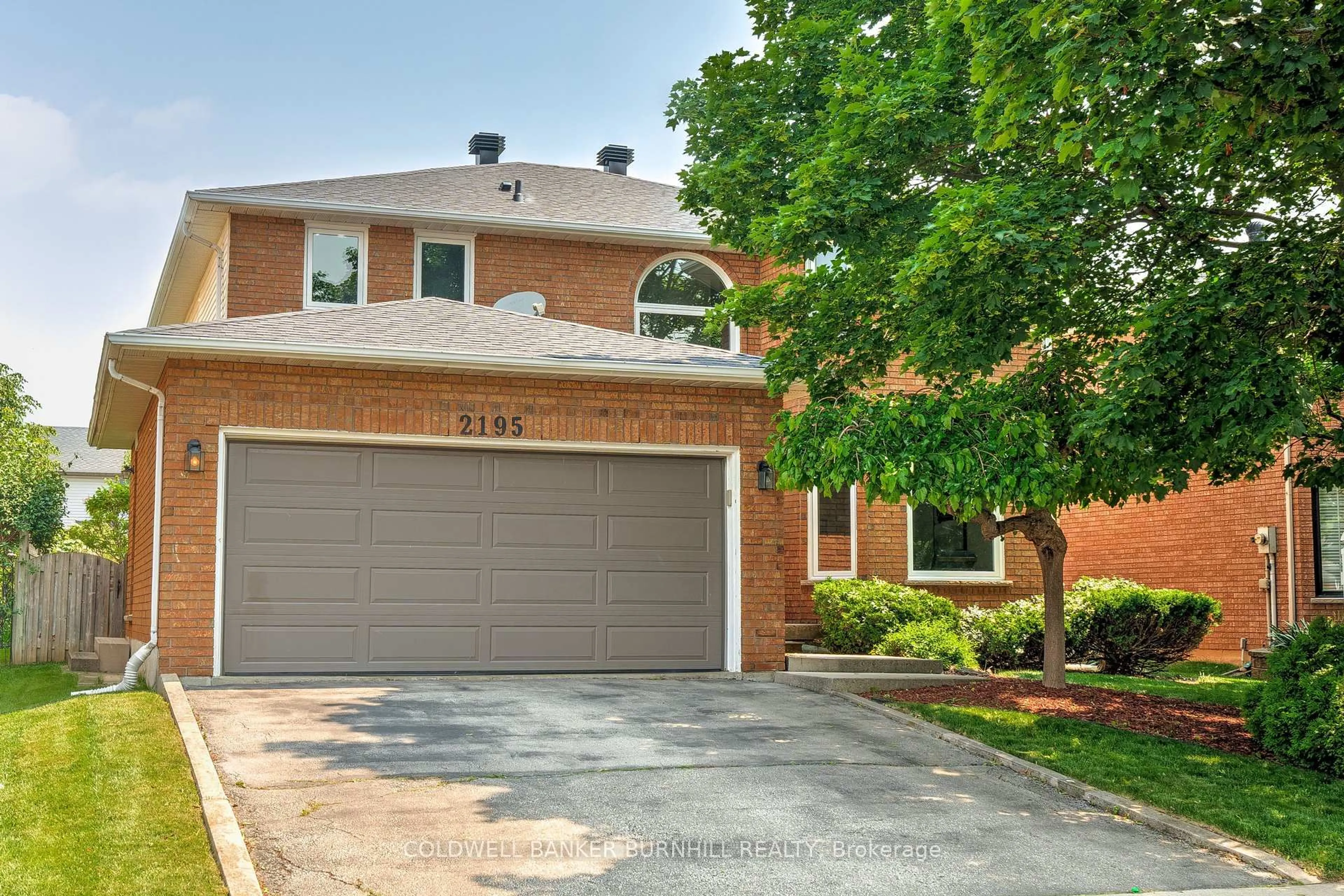 Home with brick exterior material, street for 2195 Headon Rd, Burlington Ontario L7M 3W7