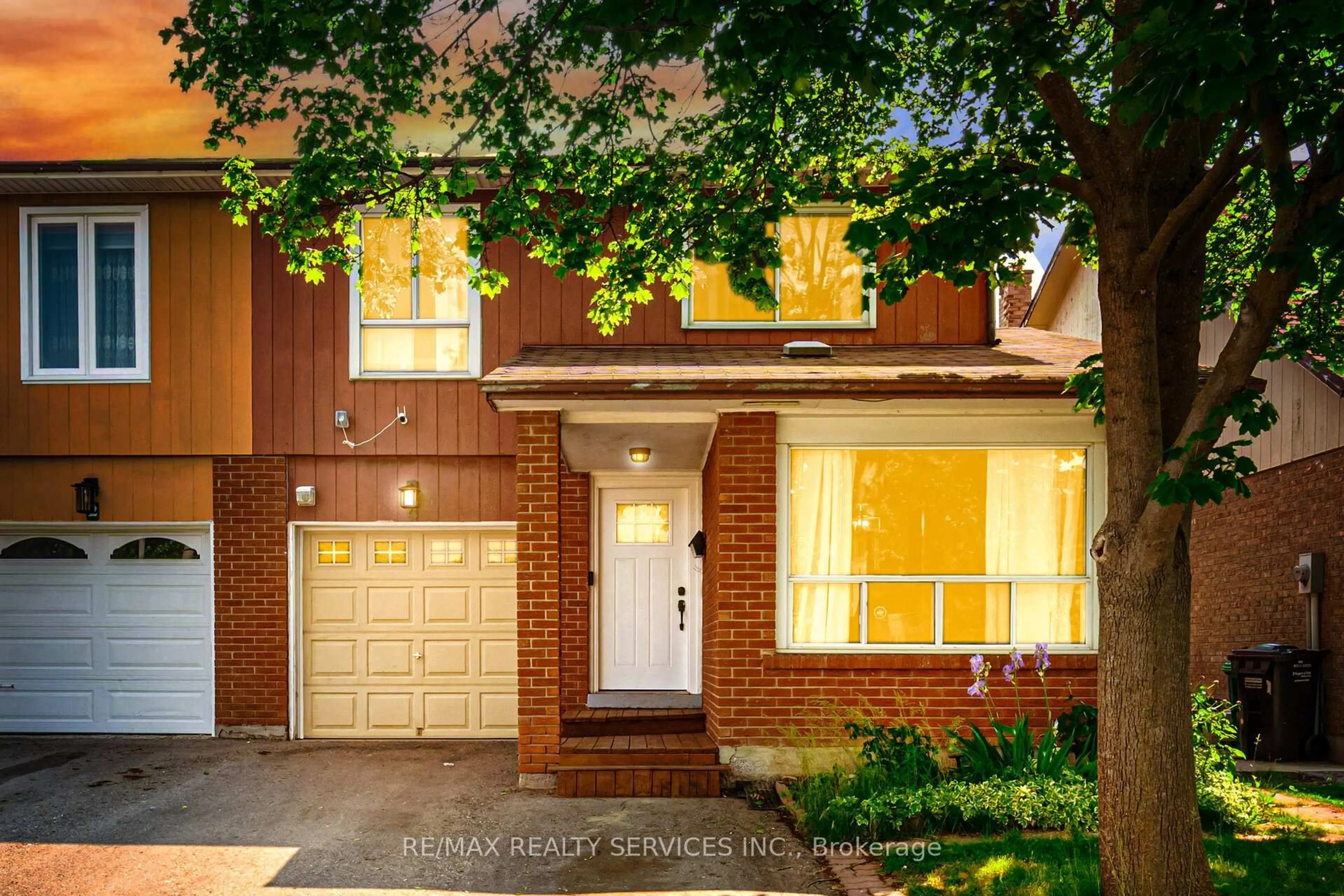 Home with brick exterior material, street for 4 Hinchley Wood Grve, Brampton Ontario L6V 3M3