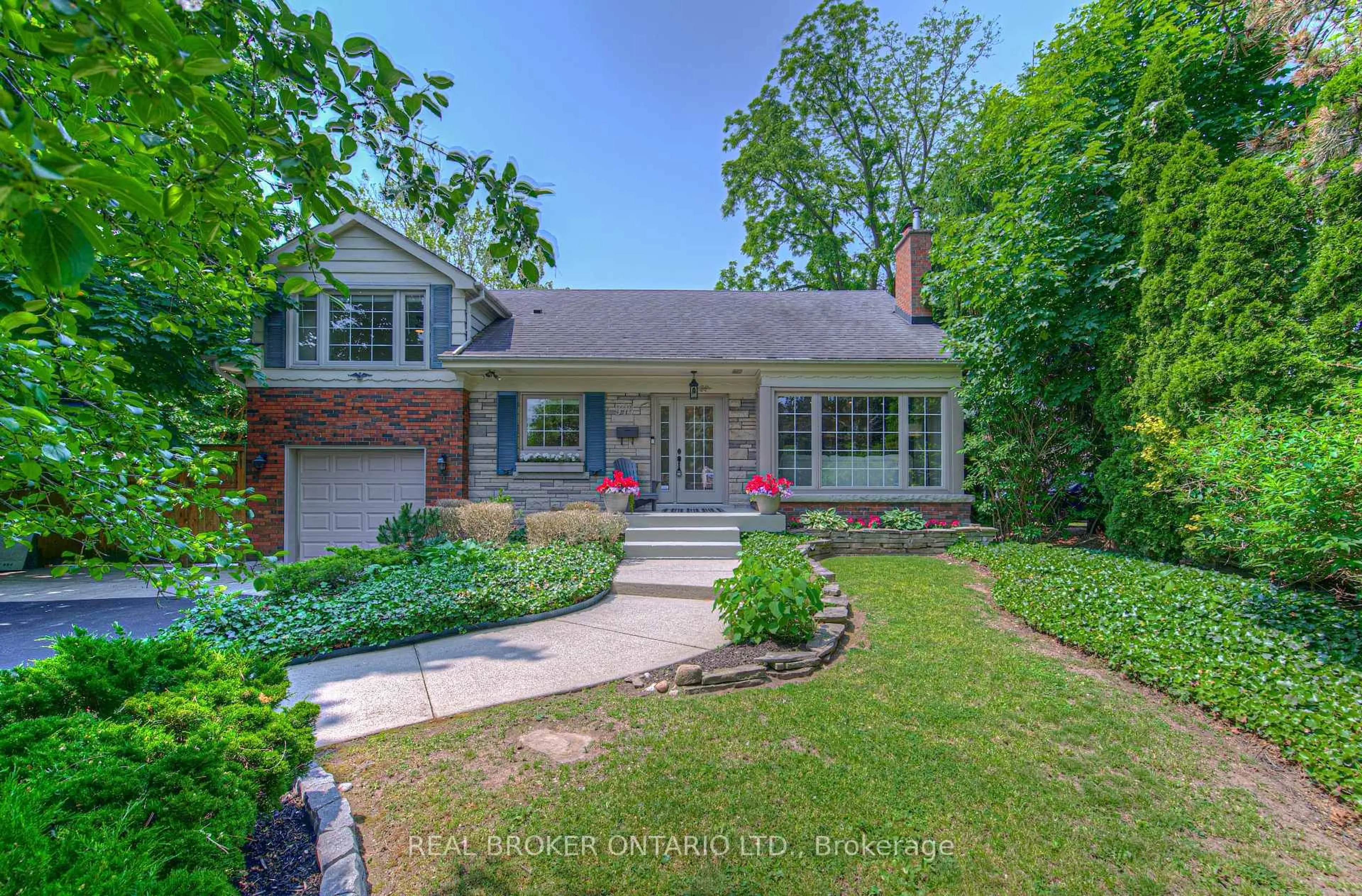 Home with brick exterior material, street for 976 Filmandale Rd, Burlington Ontario L7T 2Z4