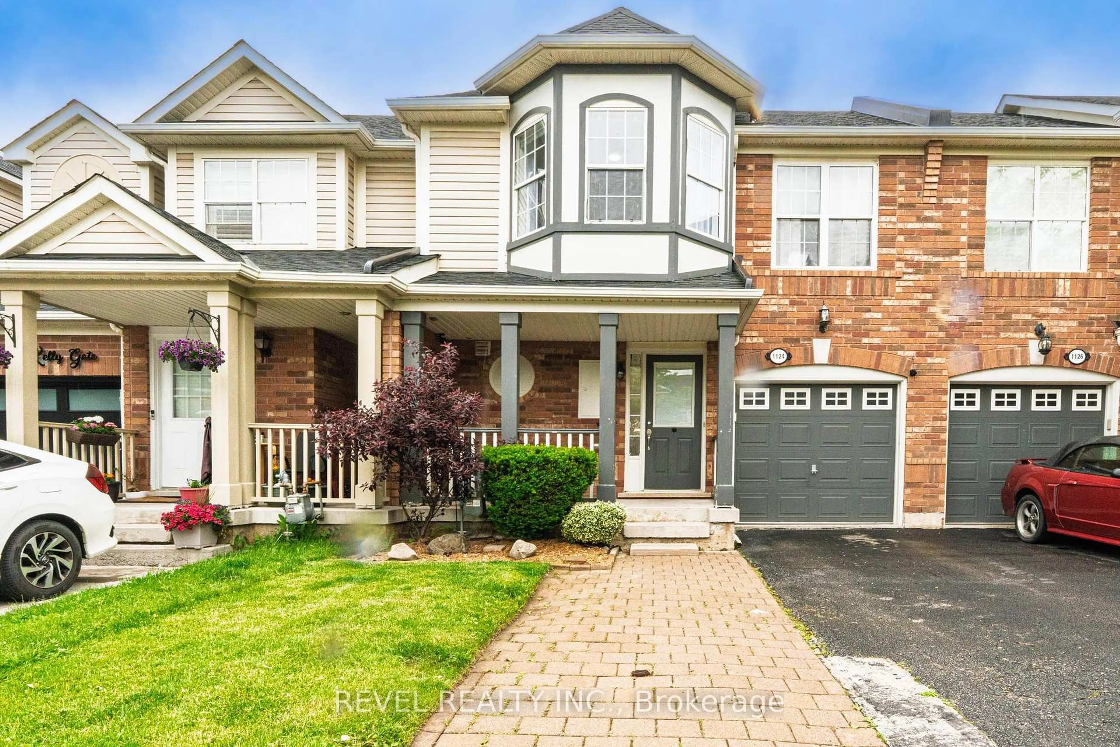 Home with brick exterior material, street for 1124 Kelly Gate, Milton Ontario L9T 6G9