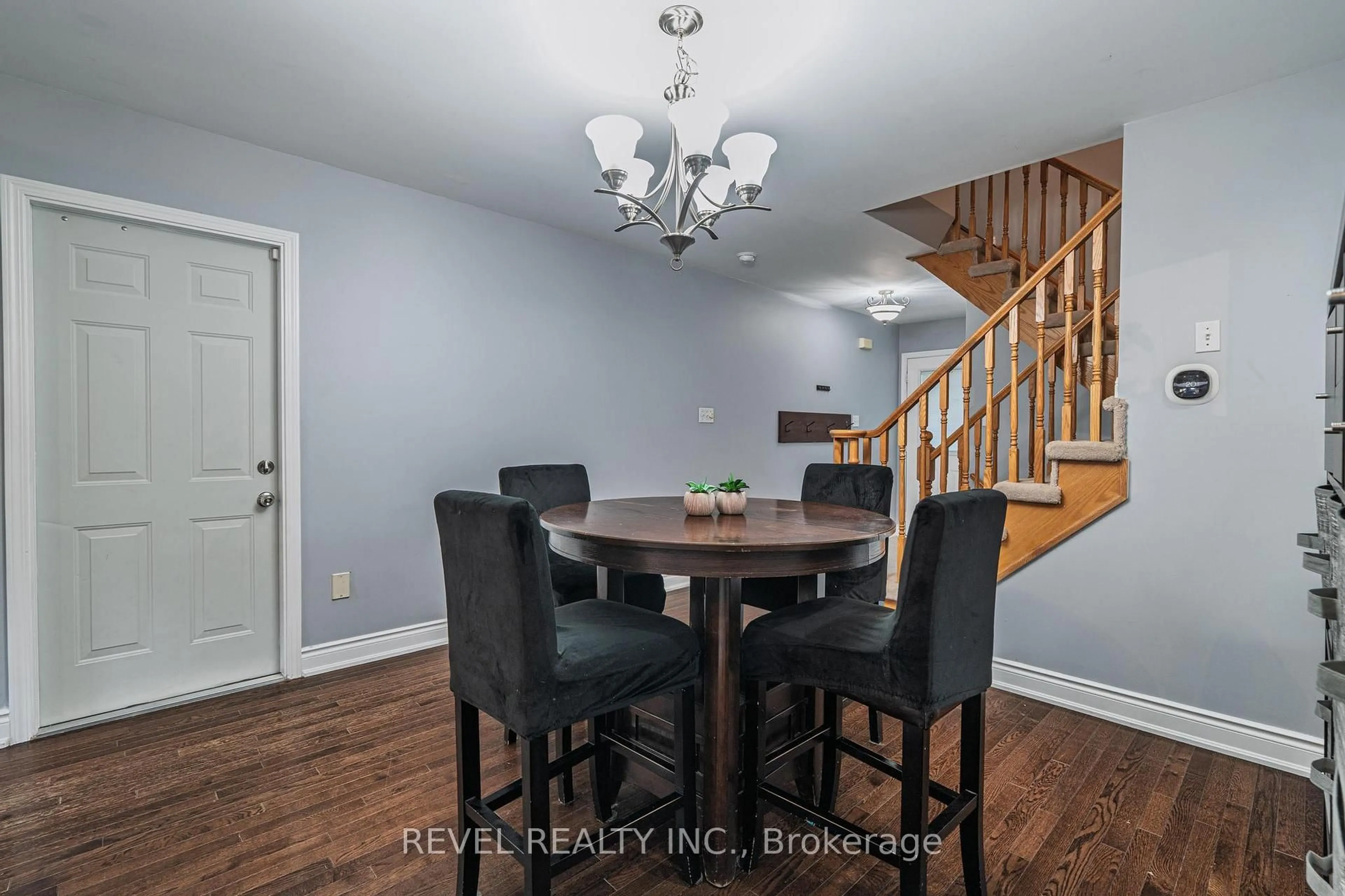 Dining room, wood/laminate floor for 1124 Kelly Gate, Milton Ontario L9T 6G9