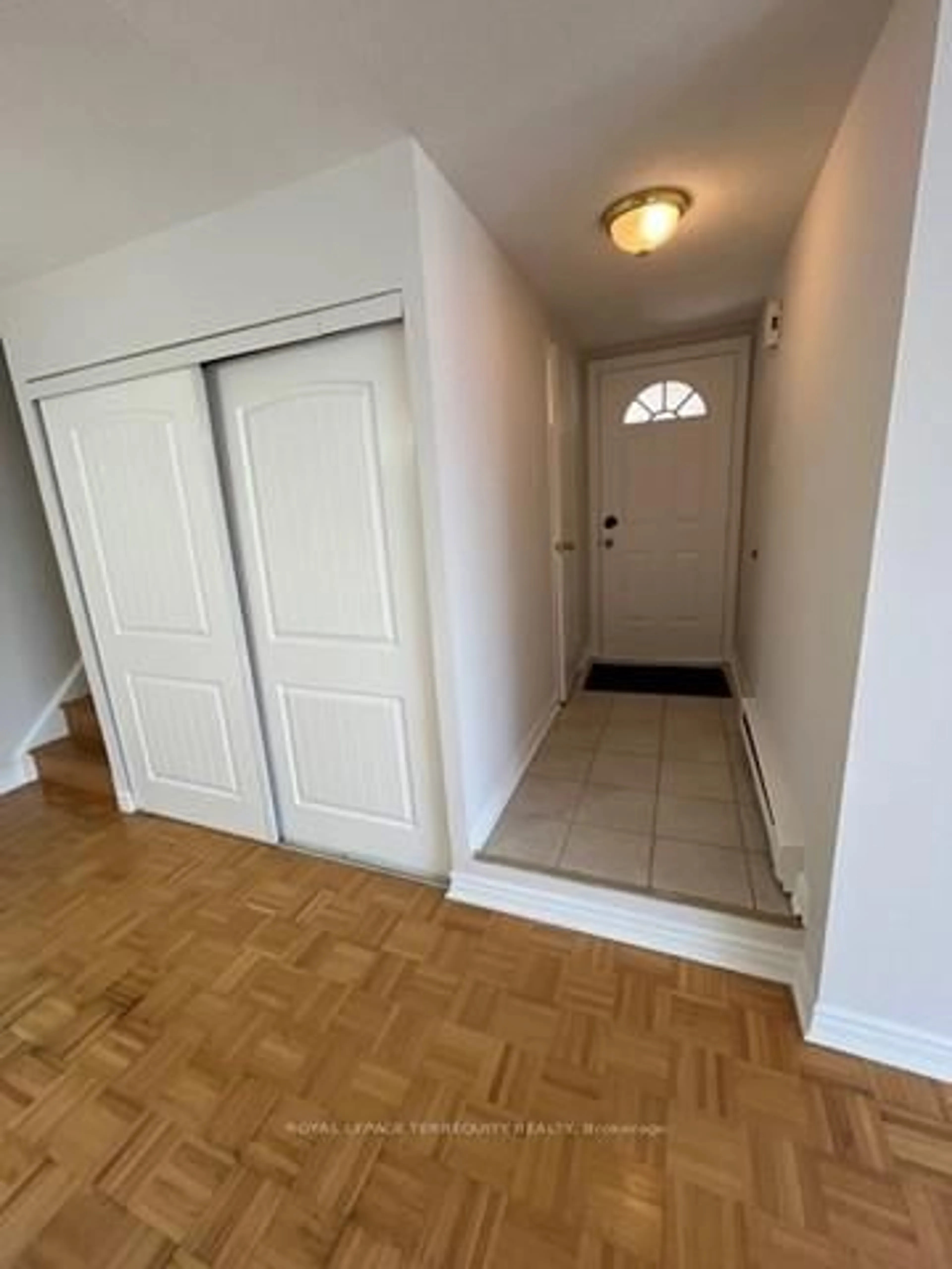 Unknown for 3055 Tomken Rd #359, Mississauga Ontario L4Y 3X9