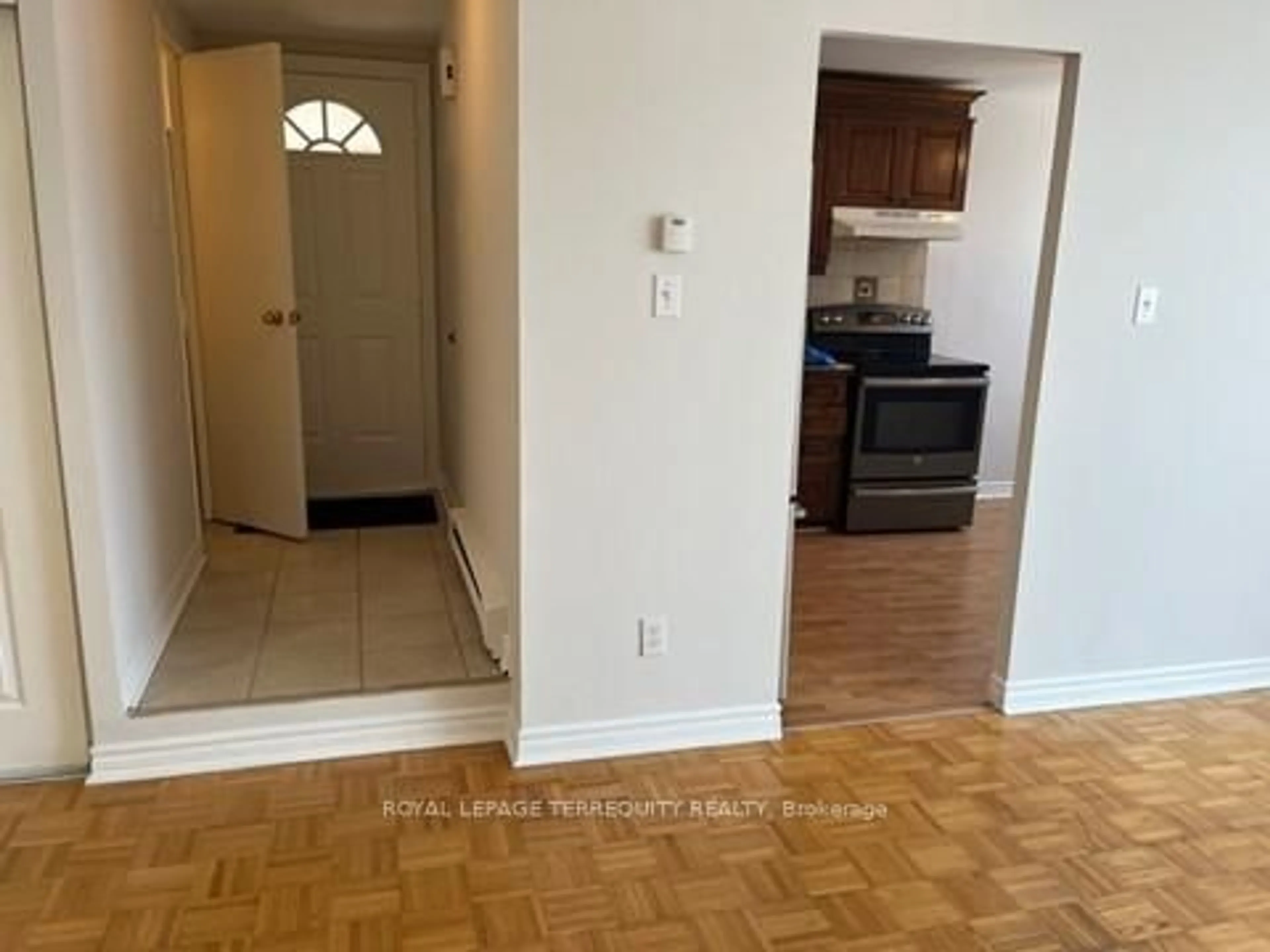 A pic of a room for 3055 Tomken Rd #359, Mississauga Ontario L4Y 3X9