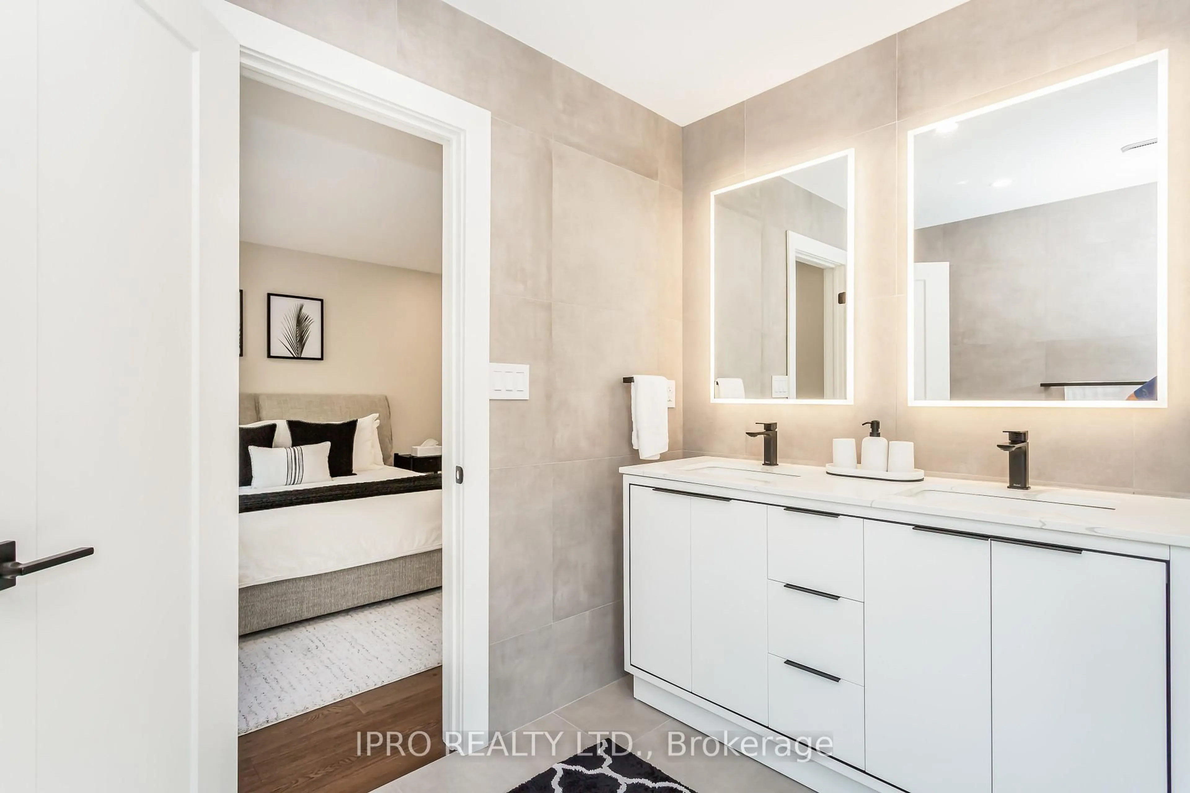 Contemporary bathroom, ceramic/tile floor for 3437 Park Heights Way, Mississauga Ontario L5M 0V5
