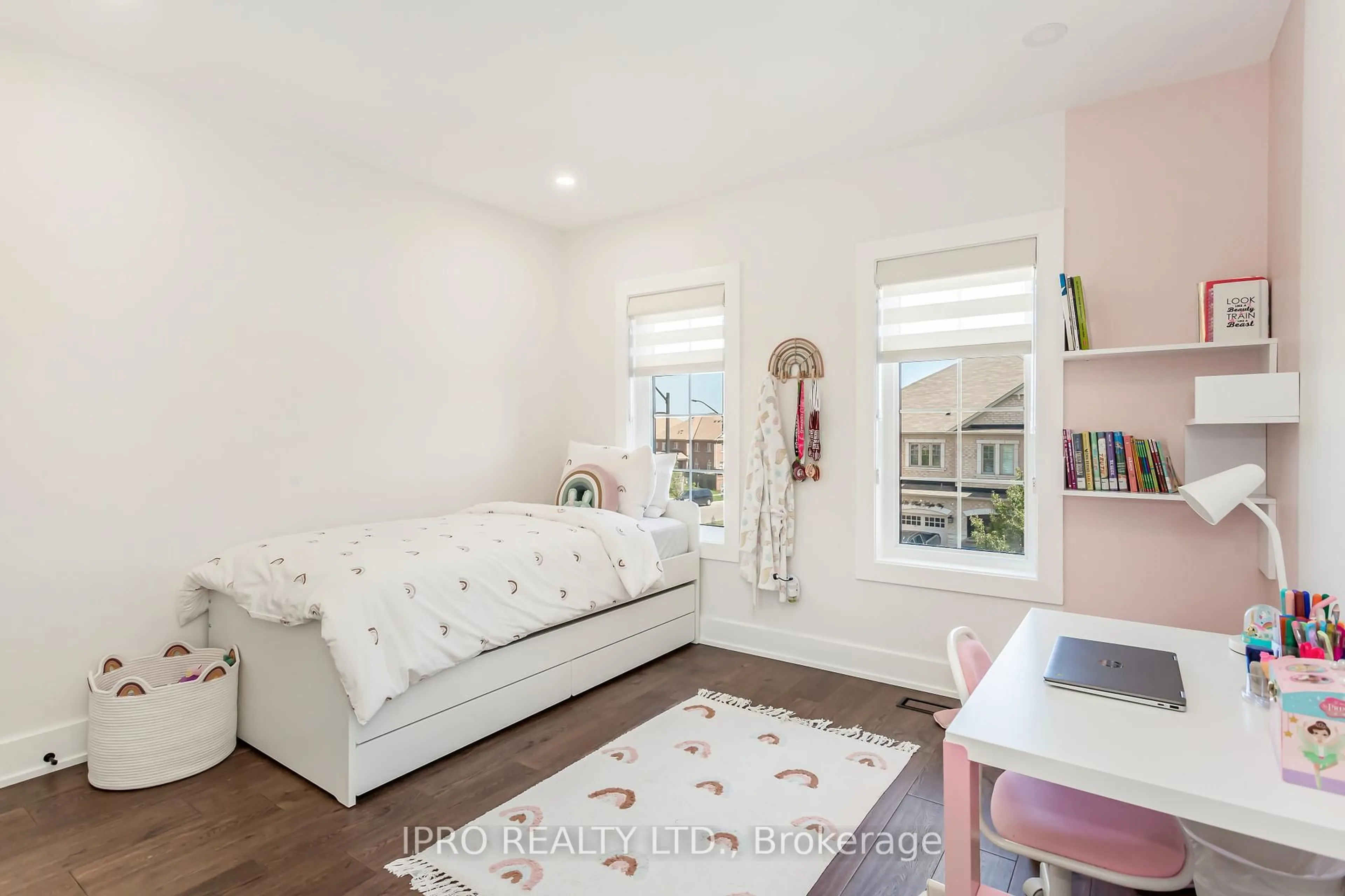 A pic of a room for 3437 Park Heights Way, Mississauga Ontario L5M 0V5