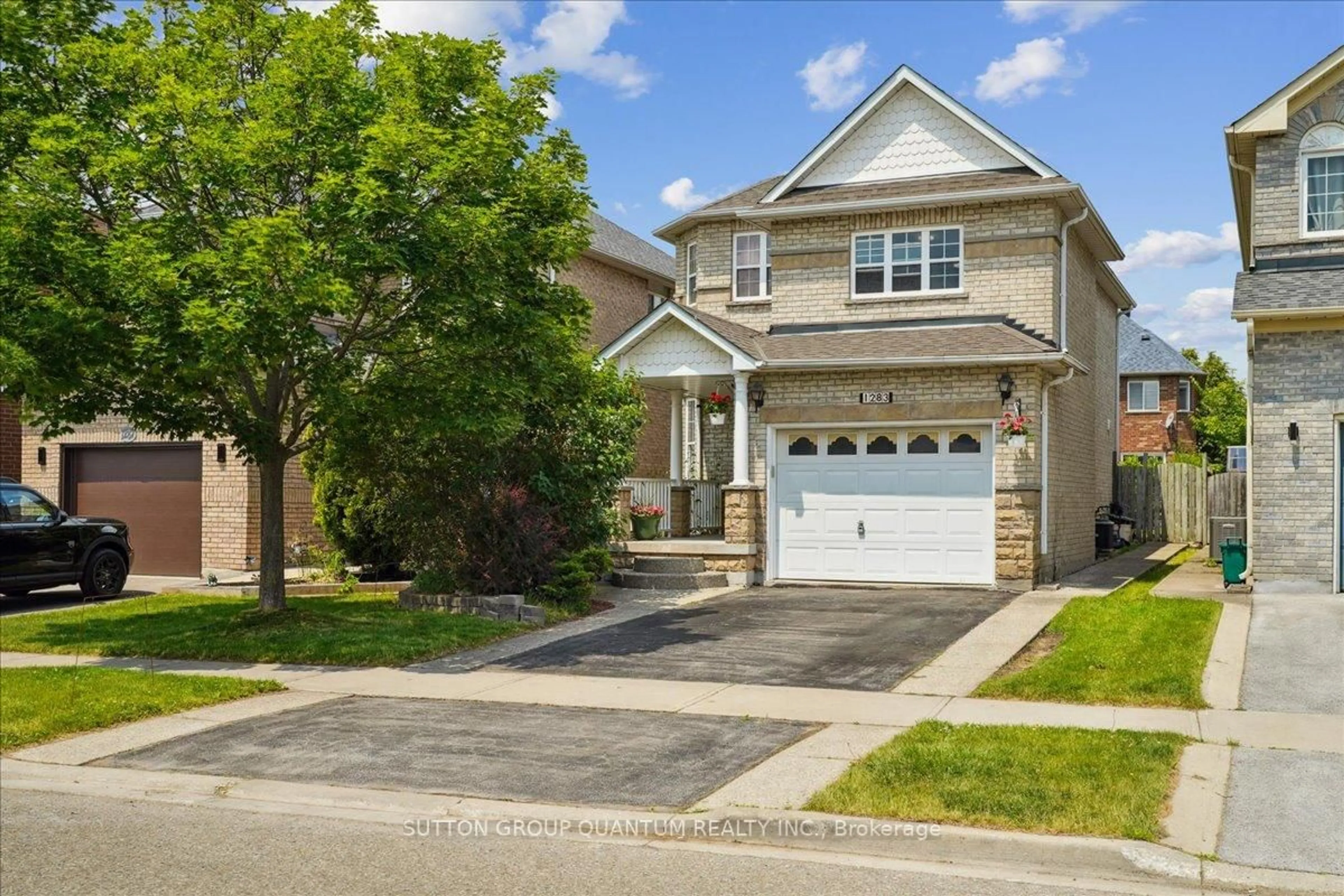 Home with vinyl exterior material, street for 1283 Sandpiper Rd, Oakville Ontario L6M 3V7