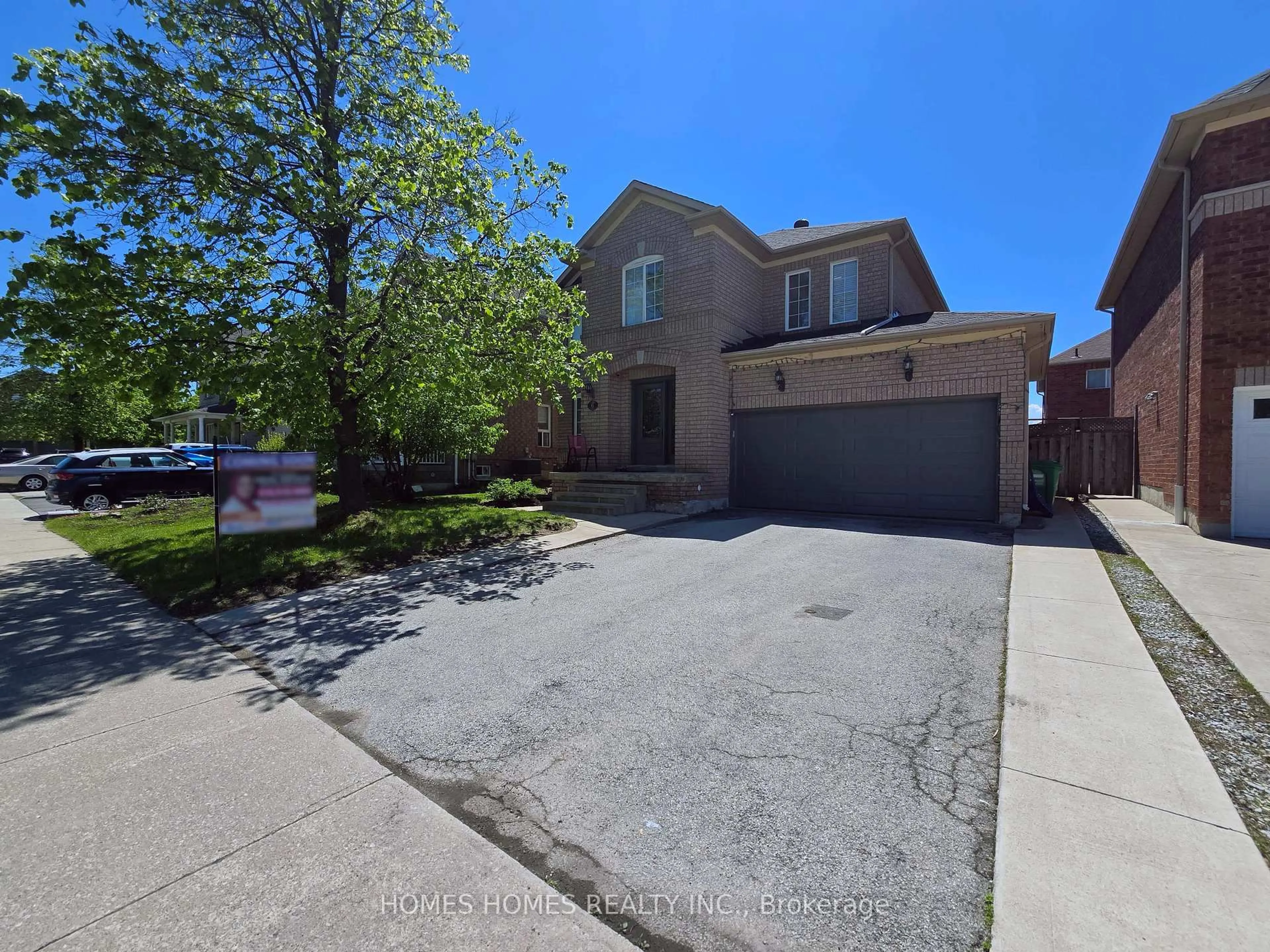 A pic from outside/outdoor area/front of a property/back of a property/a pic from drone, street for 6 Grasshopper Way, Brampton Ontario L6R 2E4