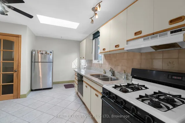 Additional image 22 of 23 Brookdale Cres