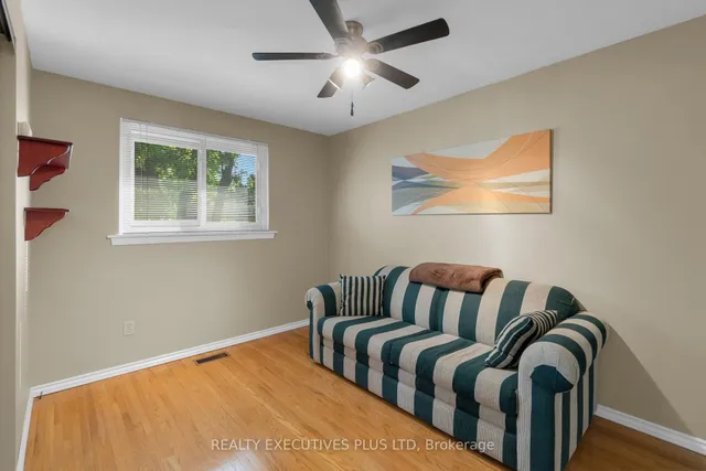 Additional image 17 of 23 Brookdale Cres