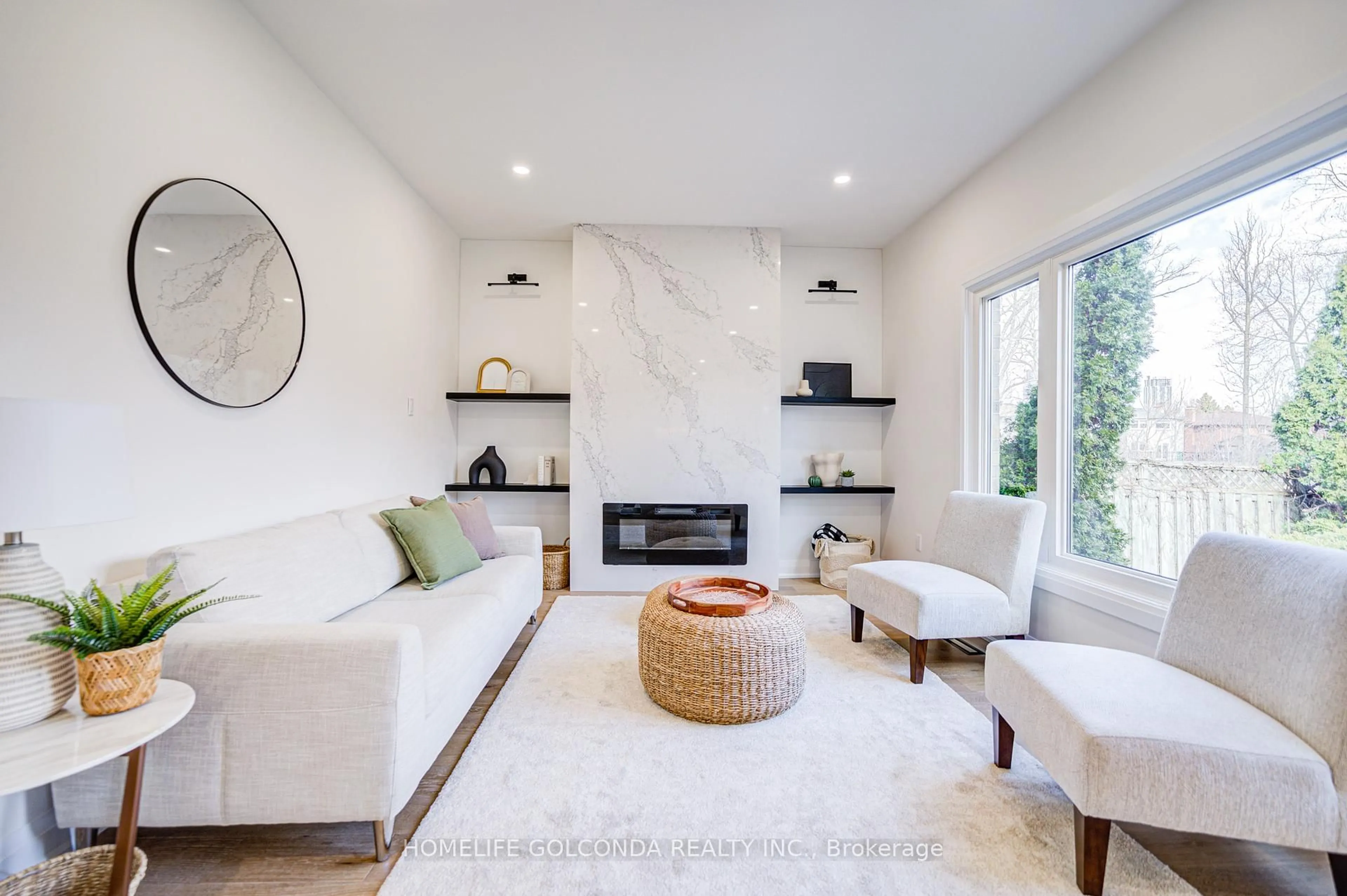 Living room with furniture, unknown for 4407 Beacon Lane, Mississauga Ontario L5C 4K1