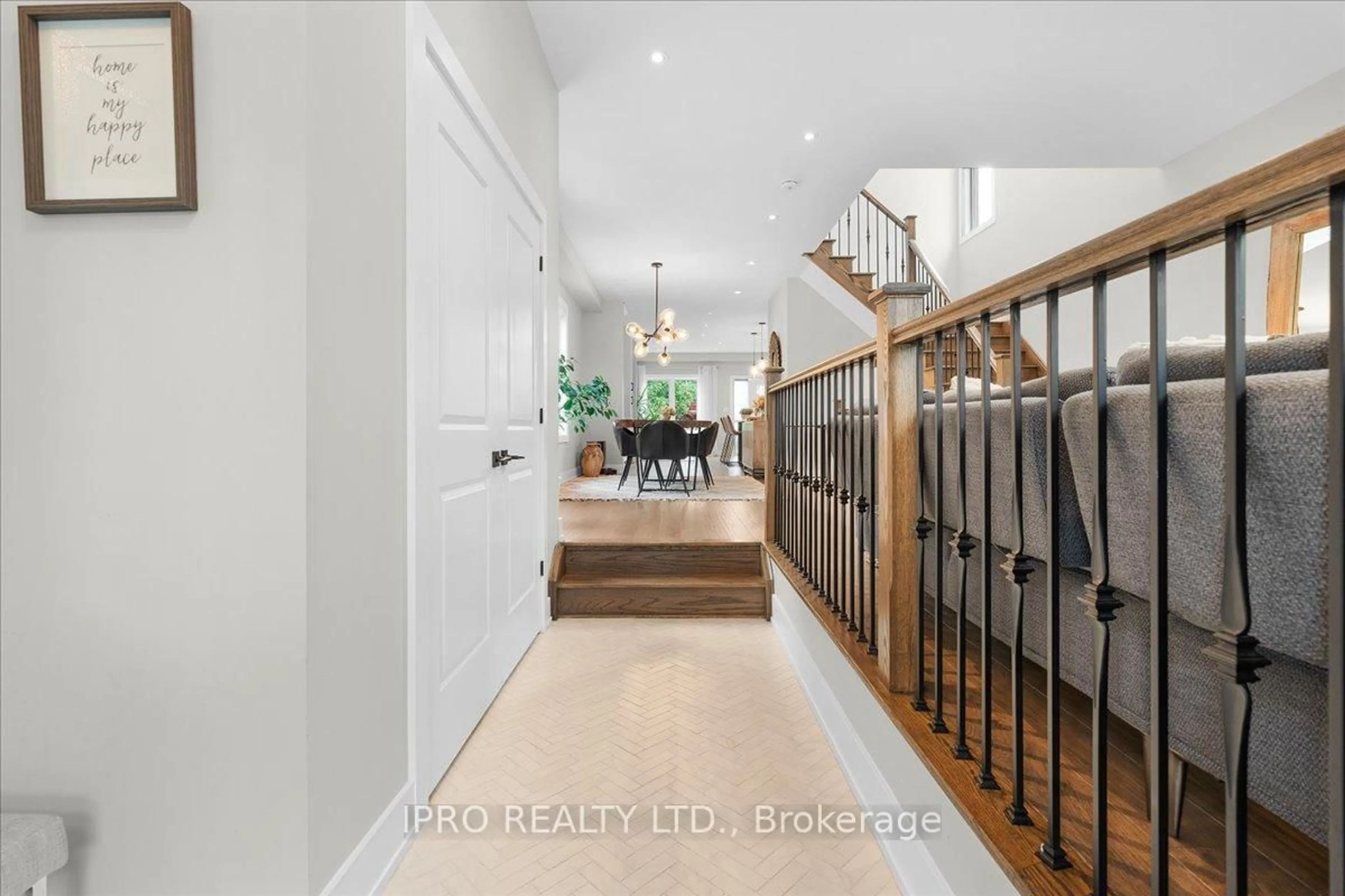 Unknown for 228 Angelene St, Mississauga Ontario L5G 1X4
