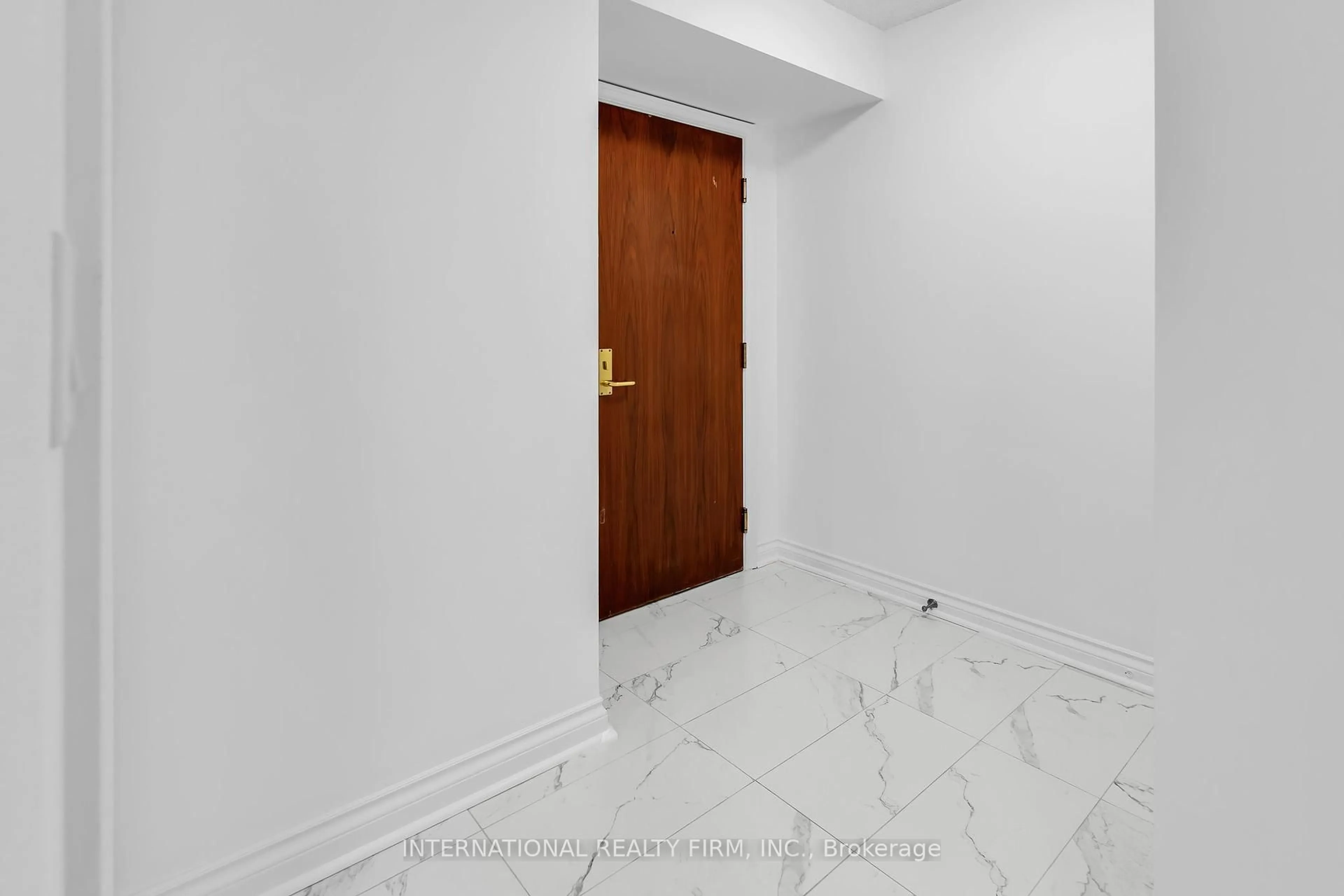 Indoor foyer for 1 Palace Pier Crt #2807, Toronto Ontario M8V 3W9
