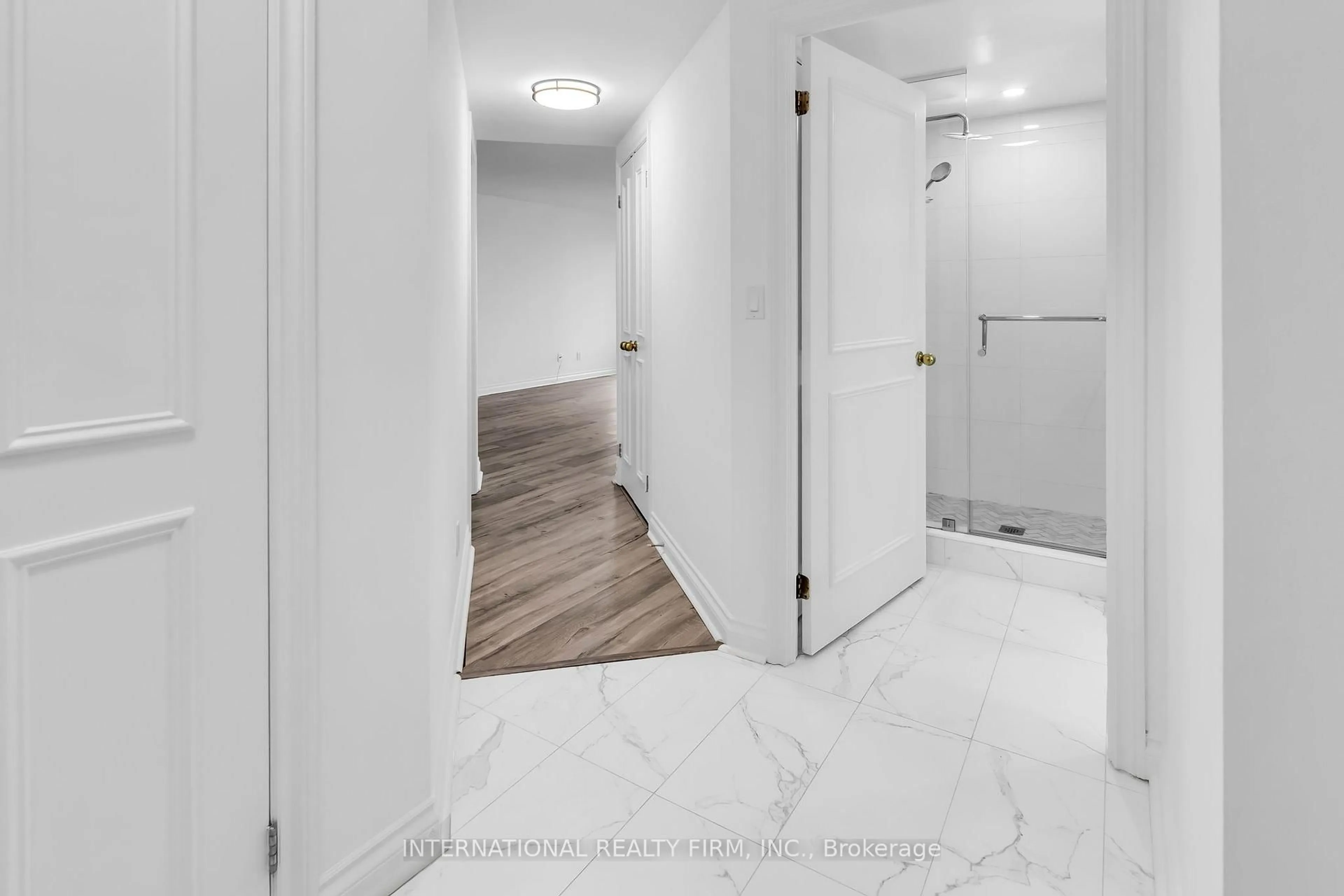 Unknown for 1 Palace Pier Crt #2807, Toronto Ontario M8V 3W9