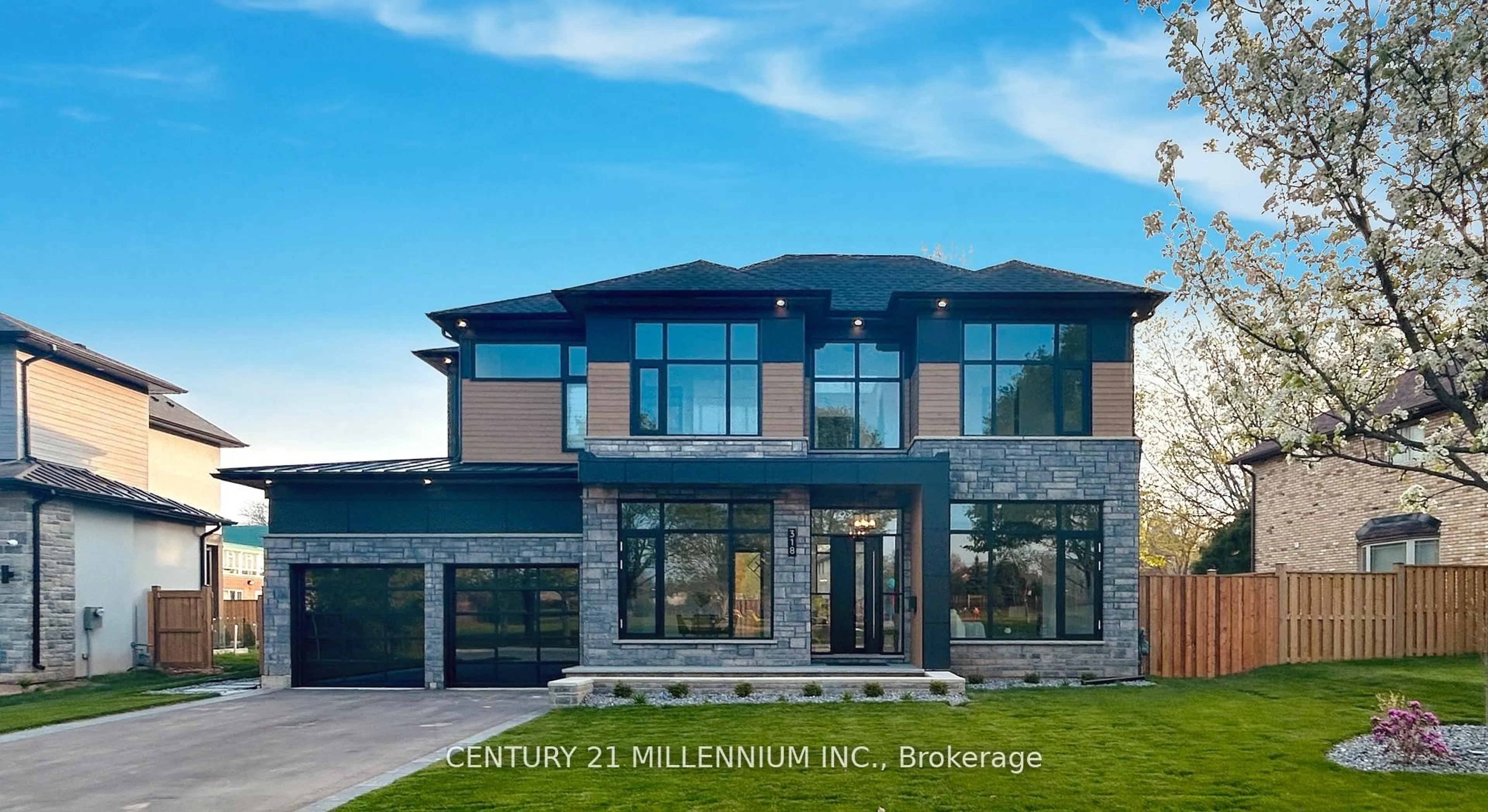 Home with brick exterior material, building for 318 Tuck Dr, Burlington Ontario L7L 2R3