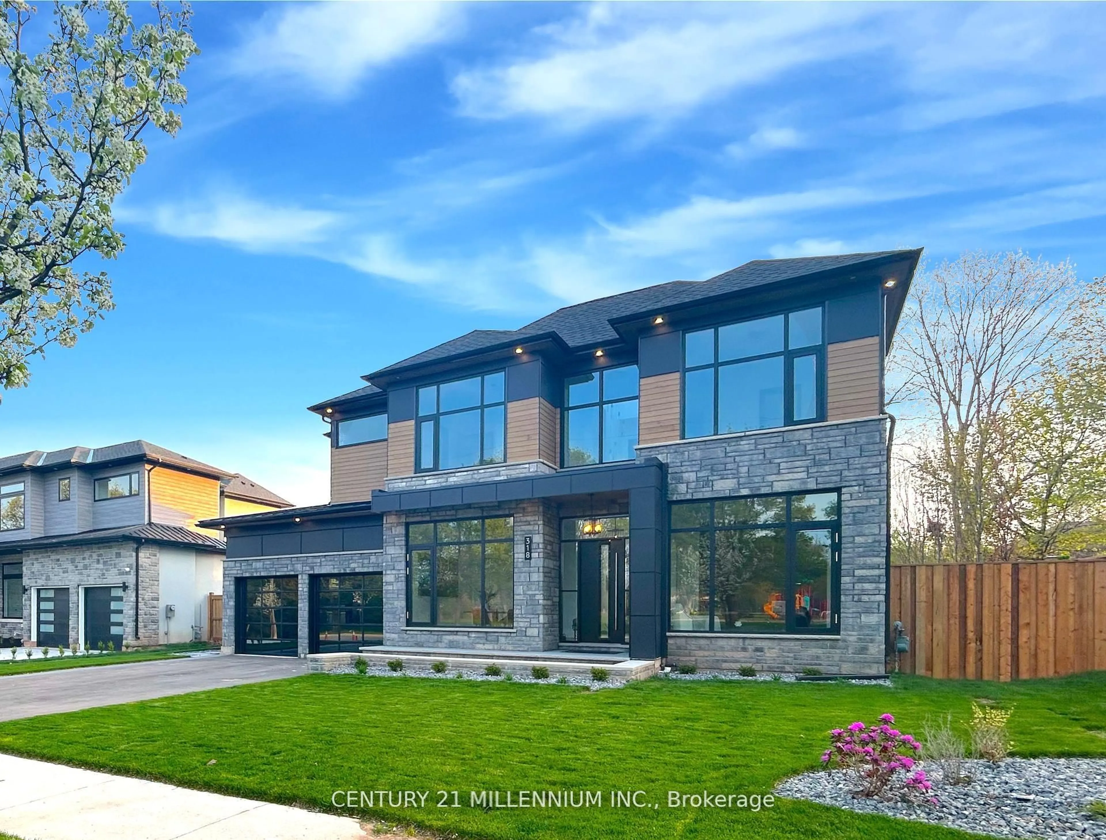 Home with brick exterior material, street for 318 Tuck Dr, Burlington Ontario L7L 2R3