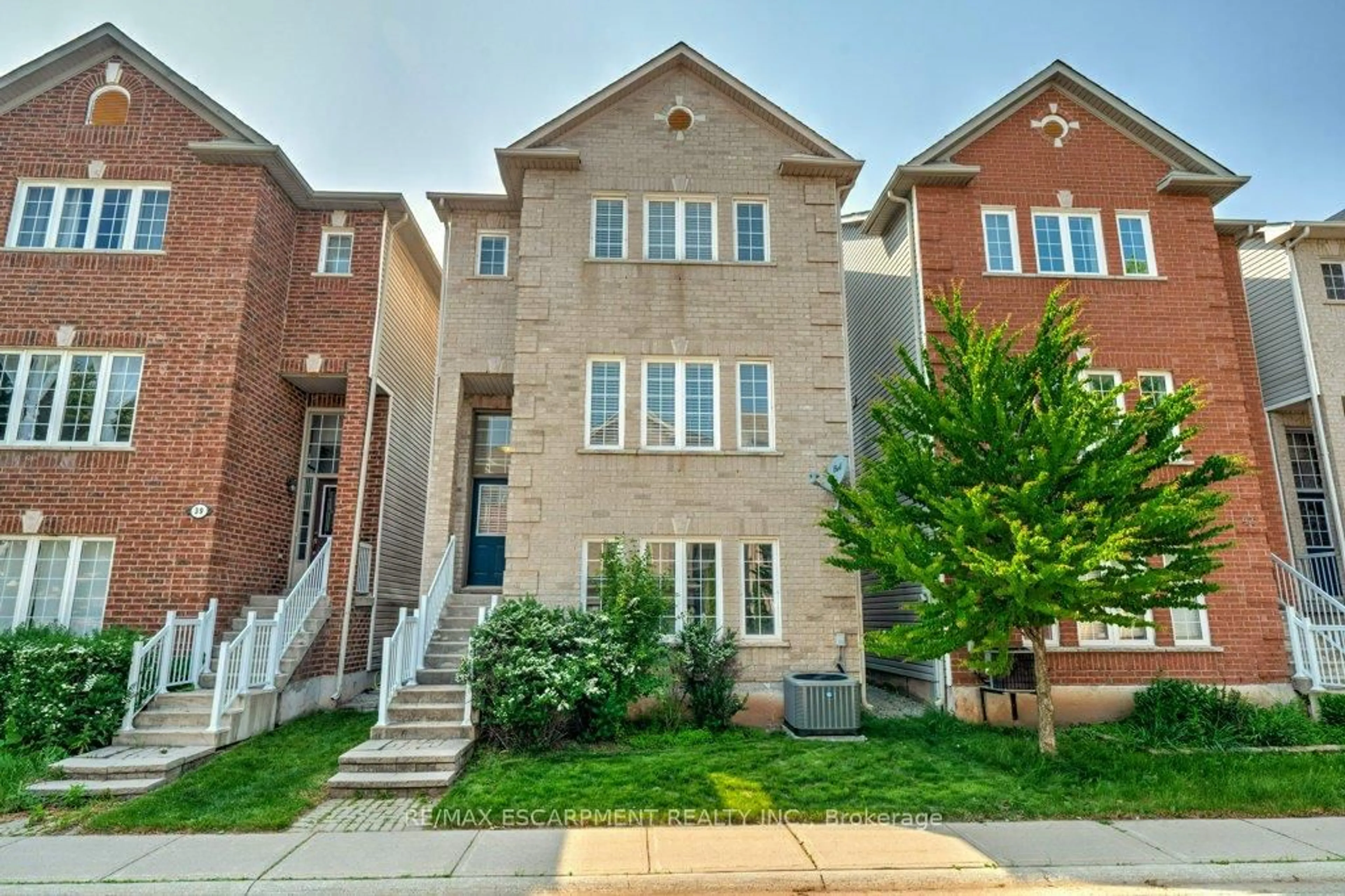 Home with brick exterior material, street for 5090 Fairview St #40, Burlington Ontario L7L 7H5