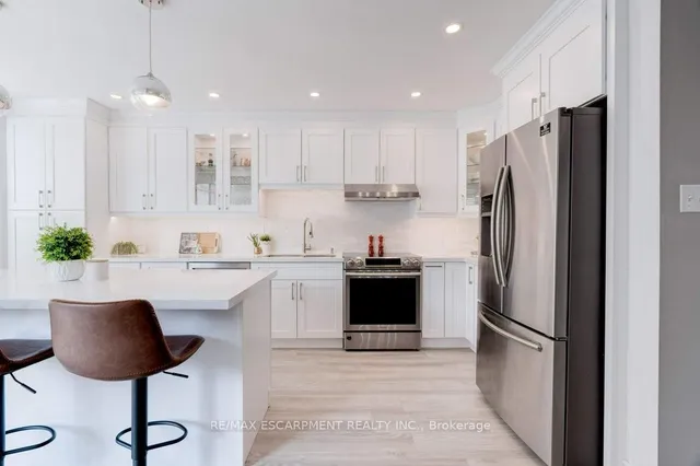 Additional property image - 5090 Fairview St Unit 40