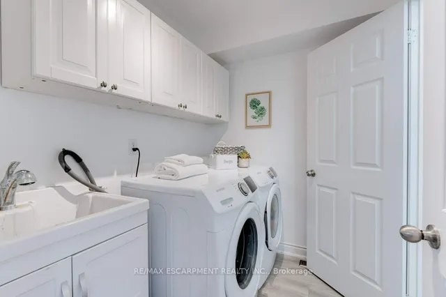 Additional property image - 5090 Fairview St Unit 40