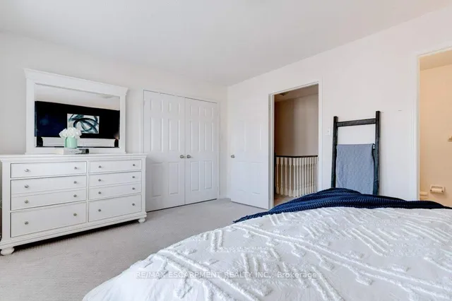 Additional property image - 5090 Fairview St Unit 40