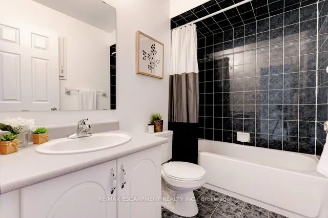 Additional property image - 5090 Fairview St Unit 40