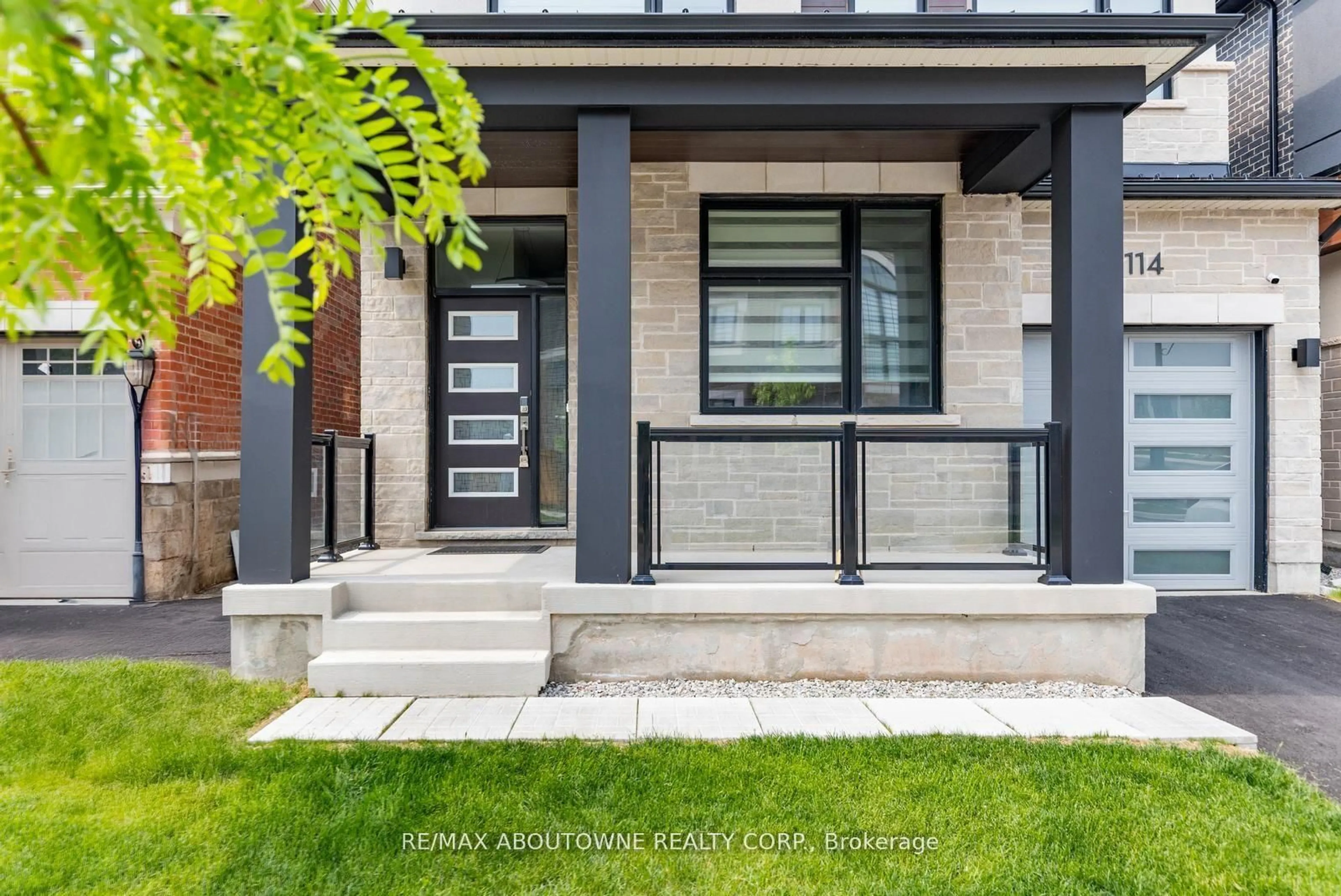 Home with brick exterior material, street for 3114 Travertine Dr, Oakville Ontario L6M 5N8