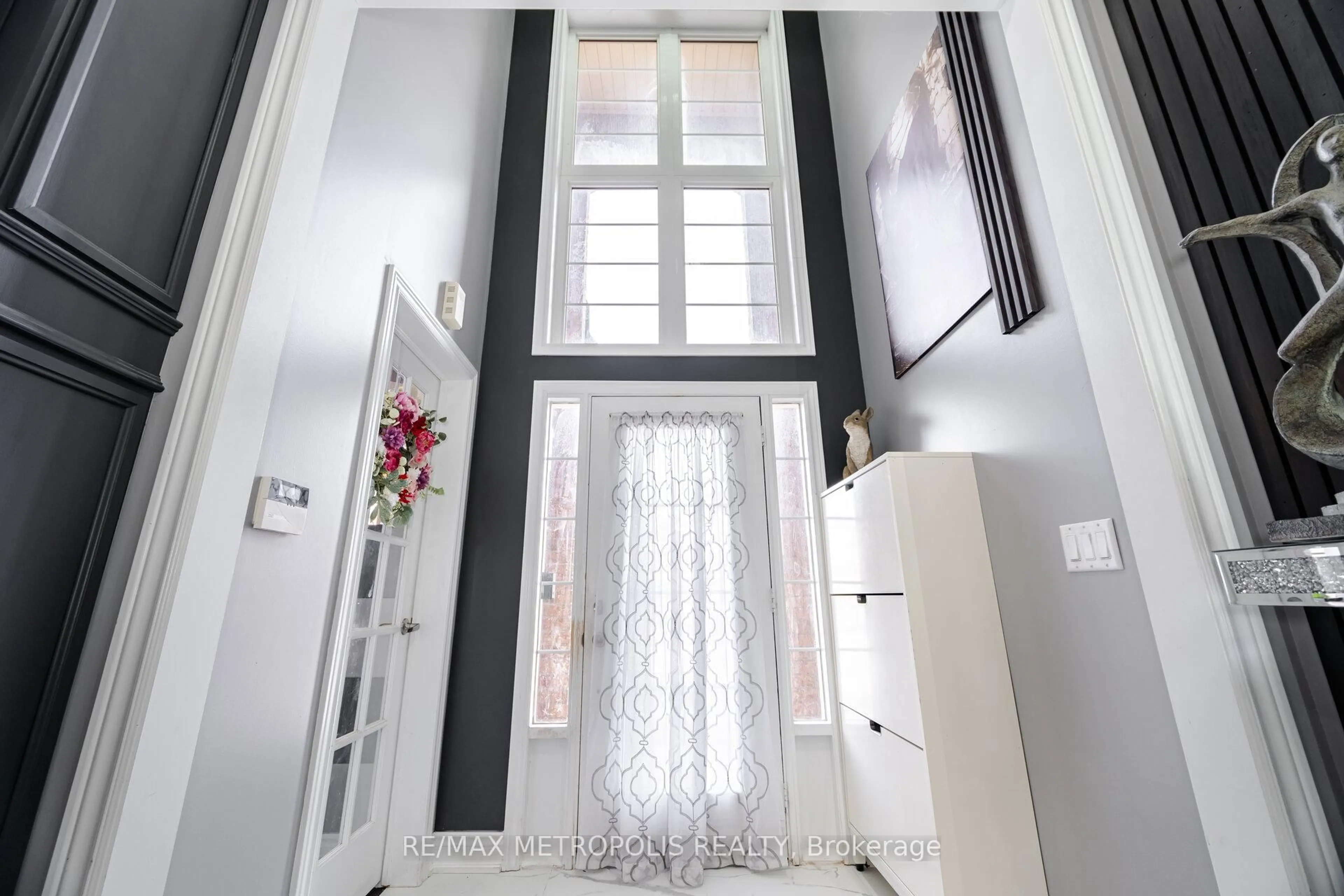 Indoor entryway for 3178 Tacc Dr, Mississauga Ontario L5M 0B6