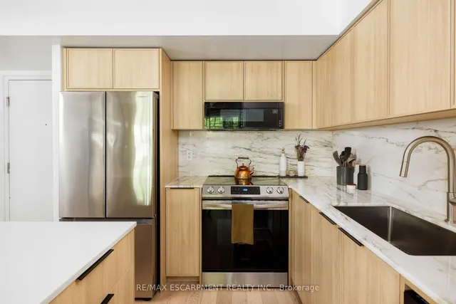 Additional property image - 1100 Lansdowne Ave Unit 346