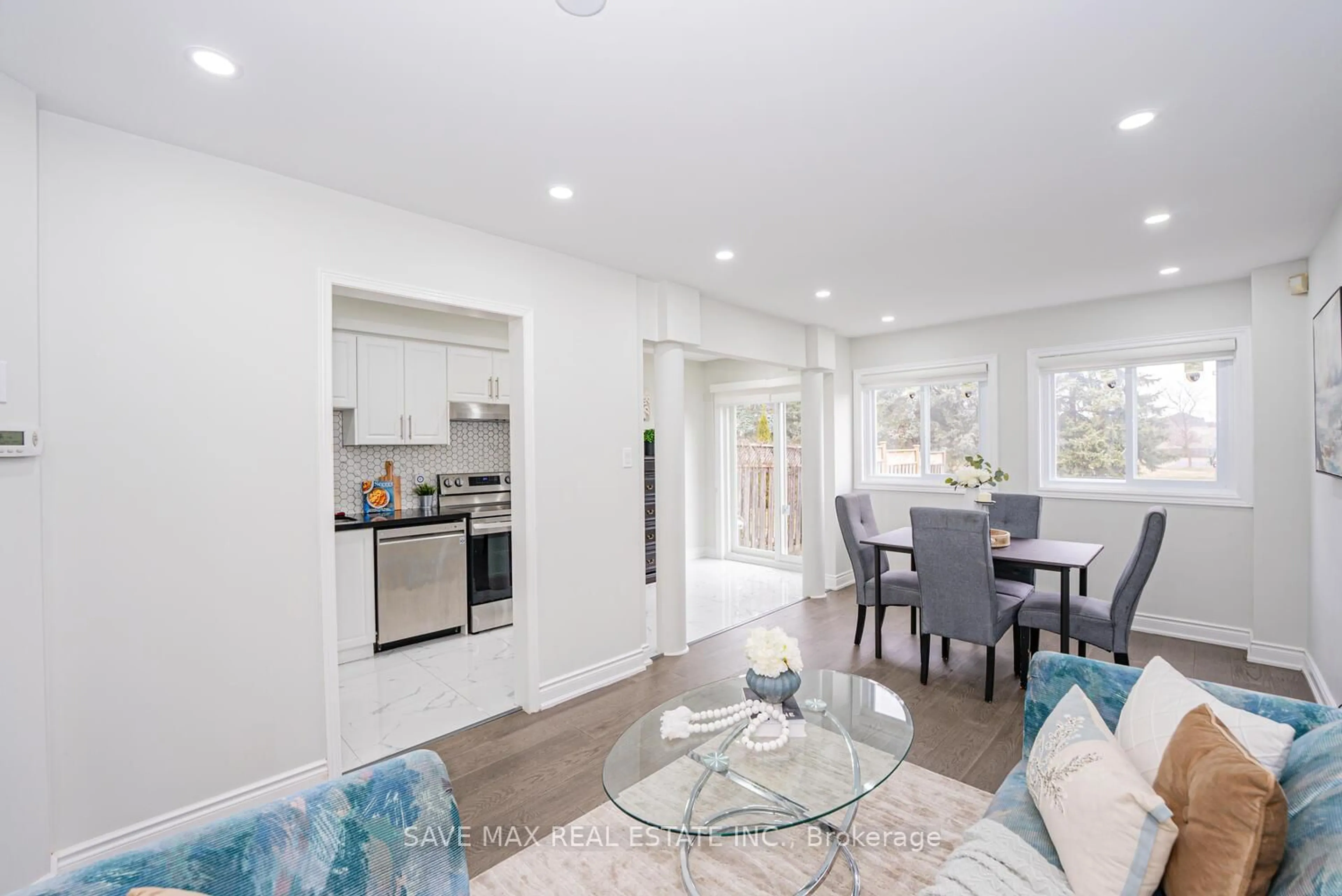 Open concept kitchen, unknown for 92 Cedarwood Cres, Brampton Ontario L6X 4K2