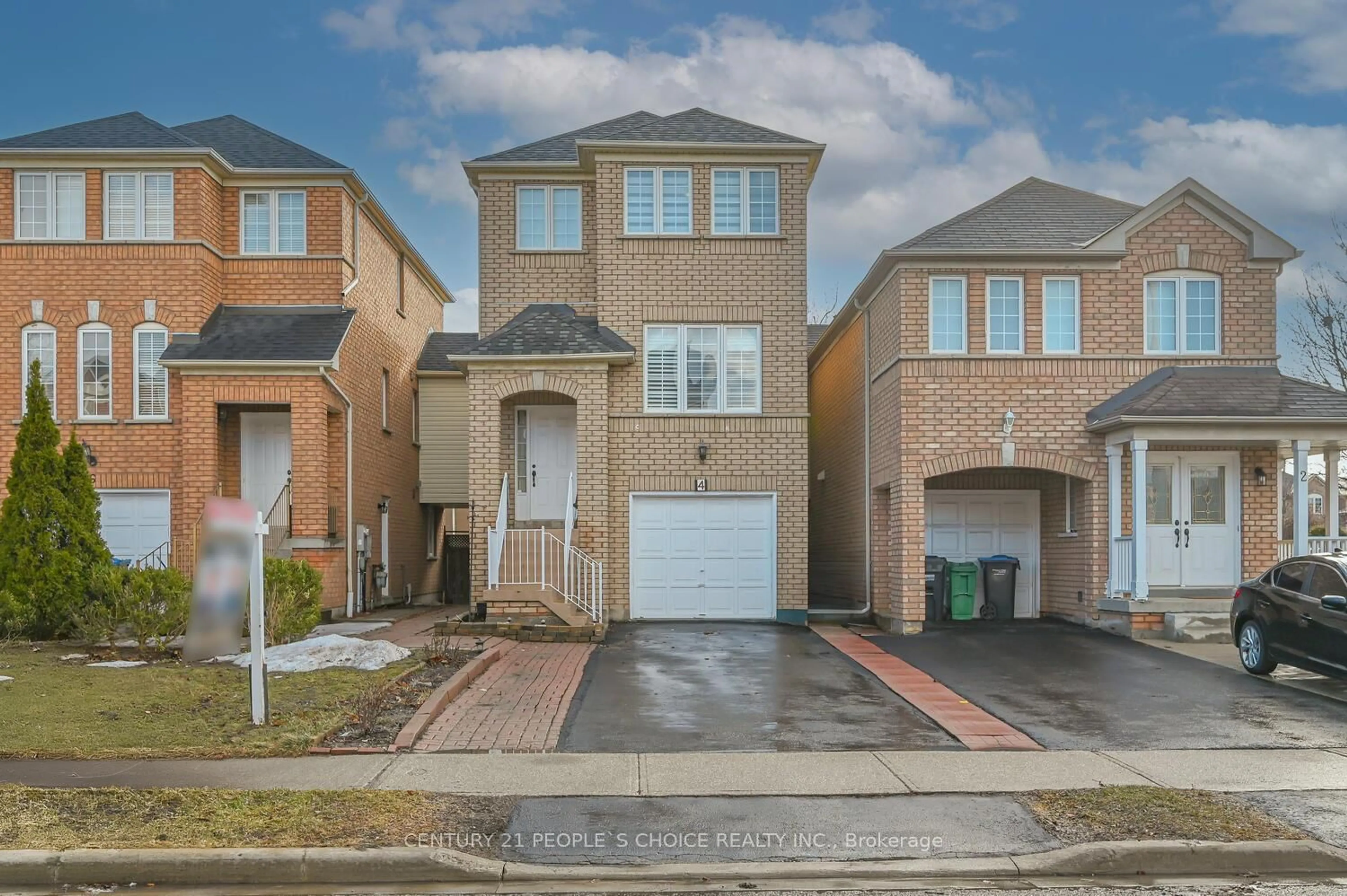 Unknown for 4 Domenico Cres, Brampton Ontario L6P 1H5