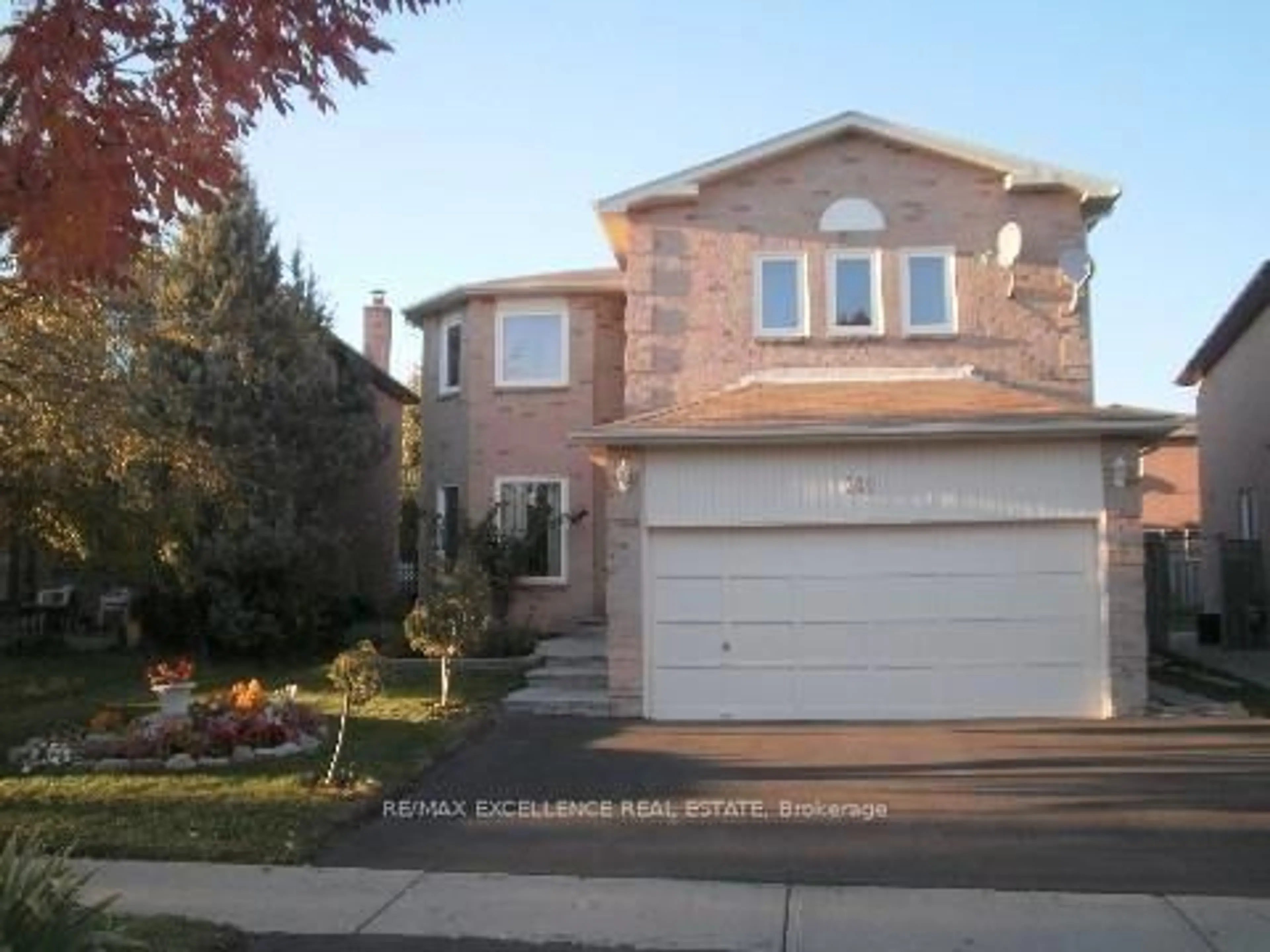 Home with vinyl exterior material, street for 146 Atkins Circ, Brampton Ontario L6X 4A8