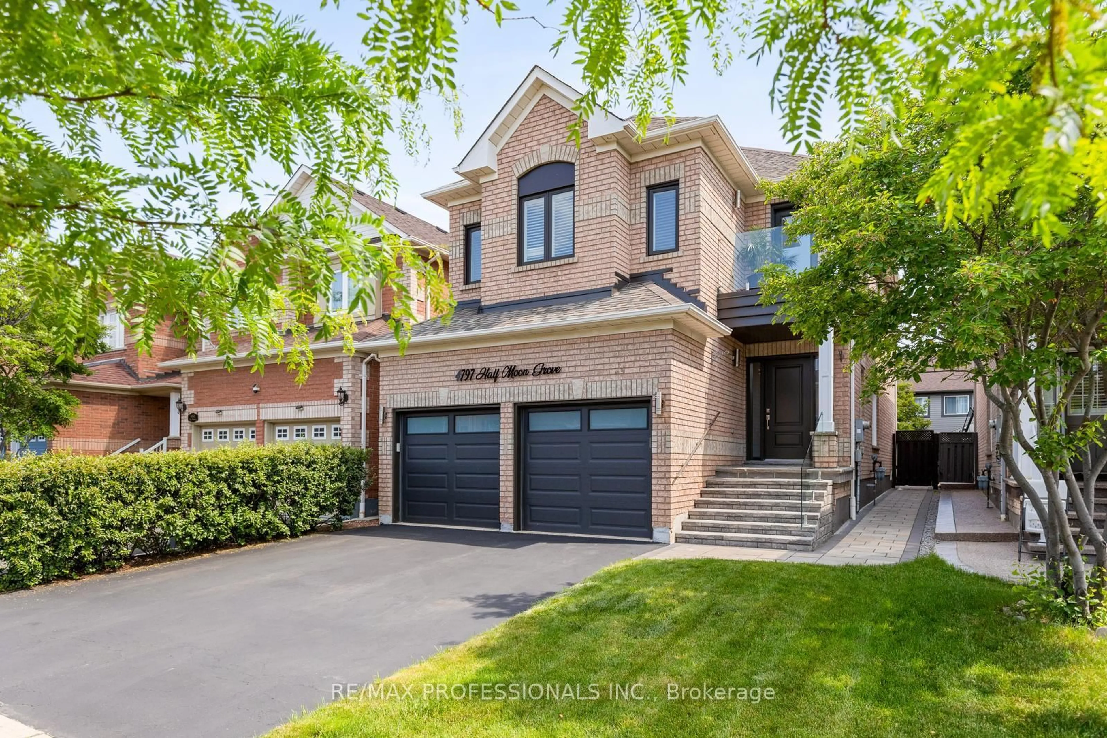 Home with brick exterior material, street for 4797 Half Moon Grve, Mississauga Ontario L5M 7R7