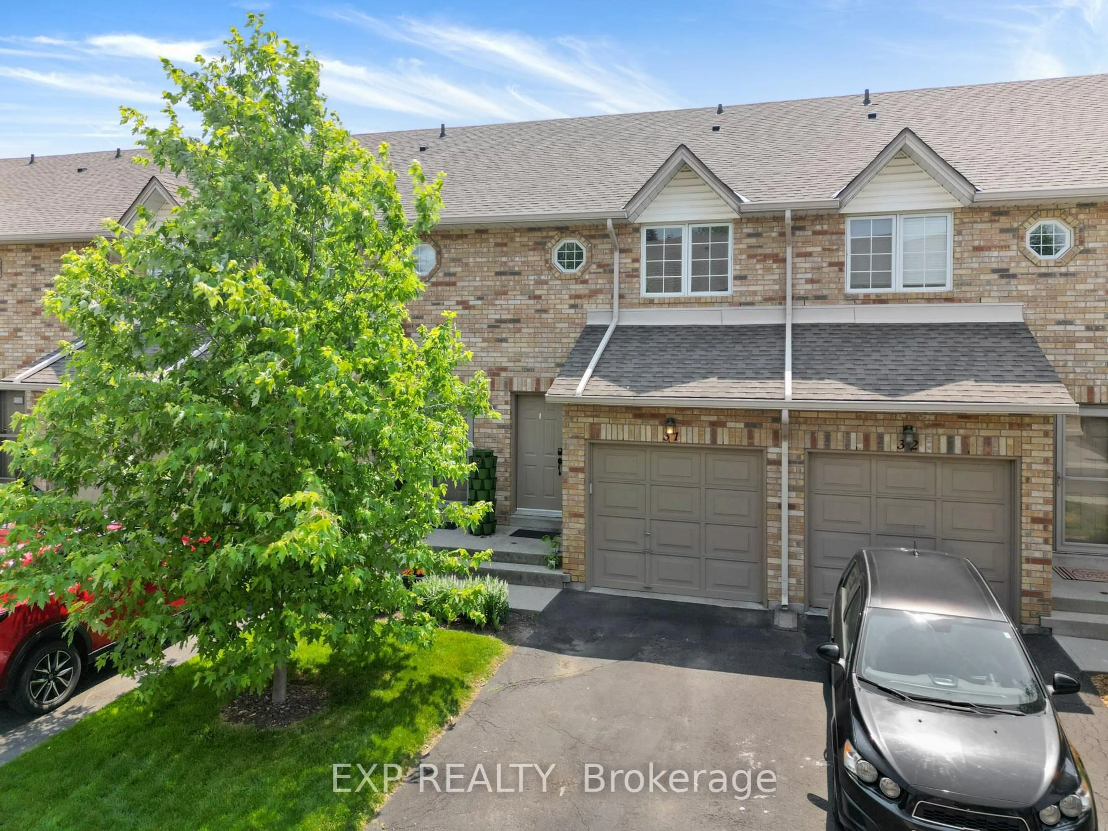 A pic from outside/outdoor area/front of a property/back of a property/a pic from drone, street for 2025 Cleaver Ave #31, Burlington Ontario L7M 4H8