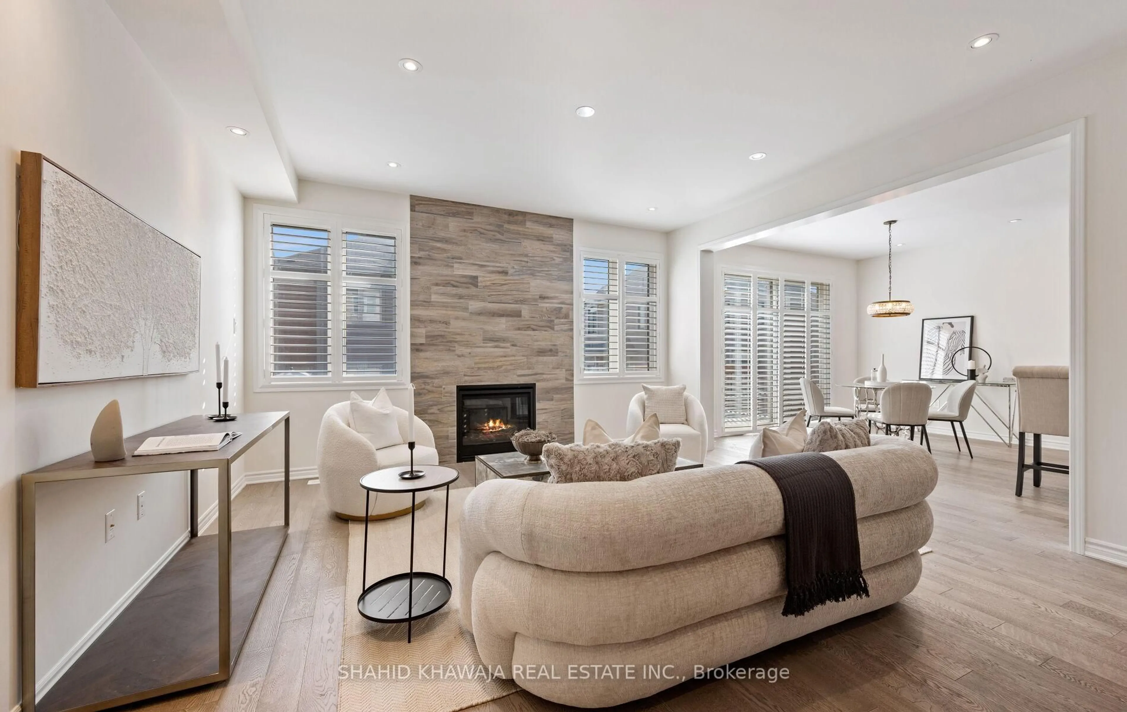Living room with furniture, unknown for 1304 Basswood Cres, Milton Ontario L9E 1M4