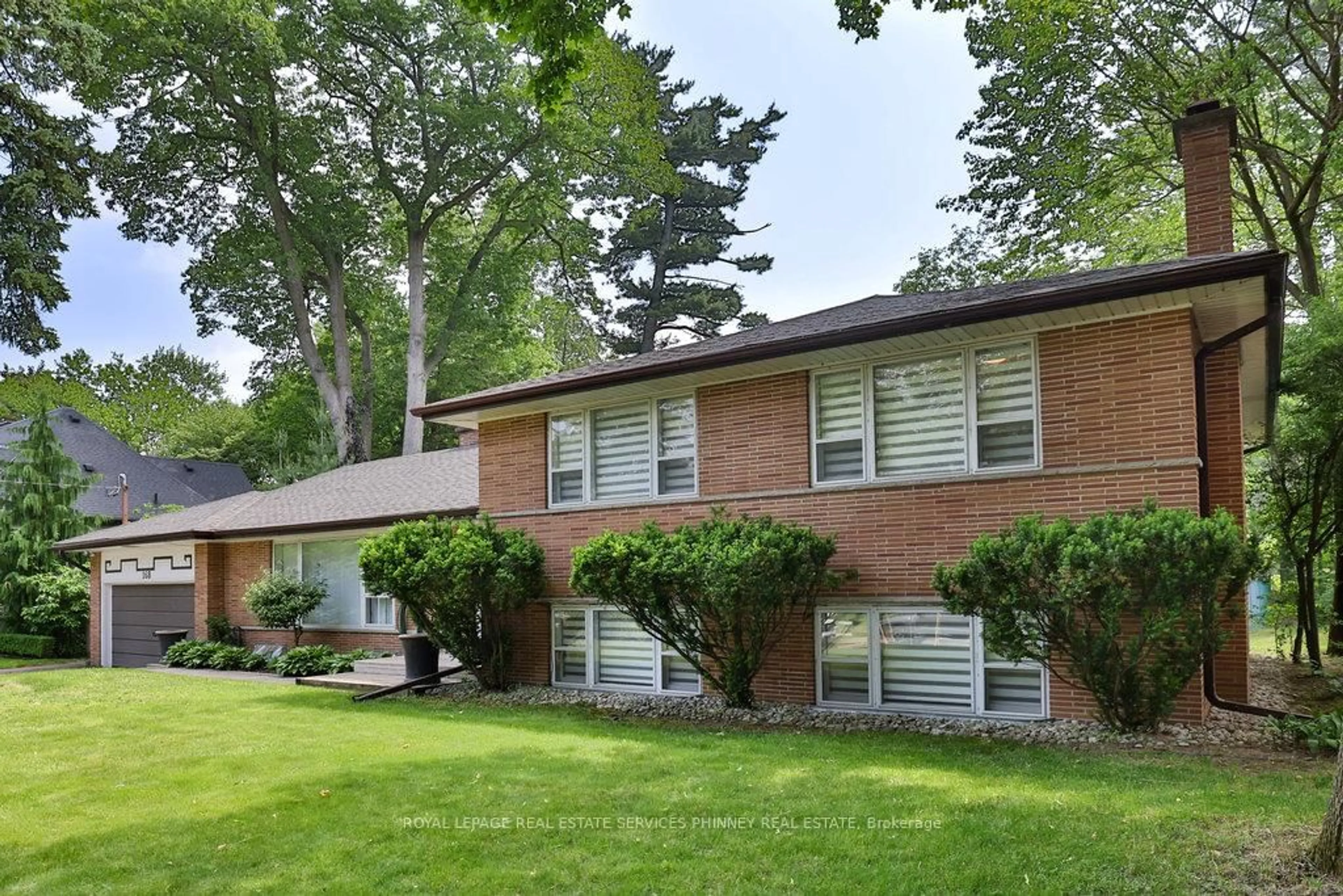 Home with brick exterior material, street for 168 Breezy Pines Dr, Mississauga Ontario L5B 1B4