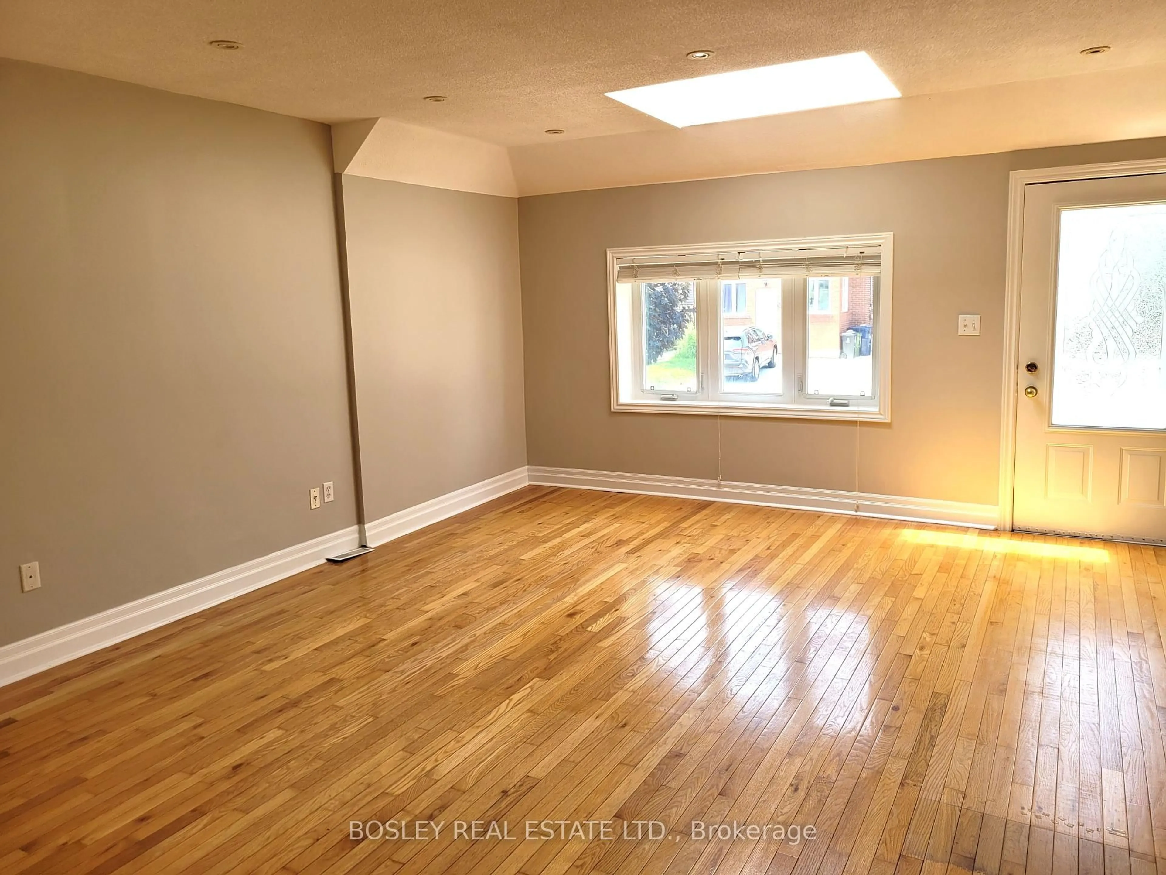 A pic of a room for 71 Rockcliffe Blvd, Toronto Ontario M6N 4R4