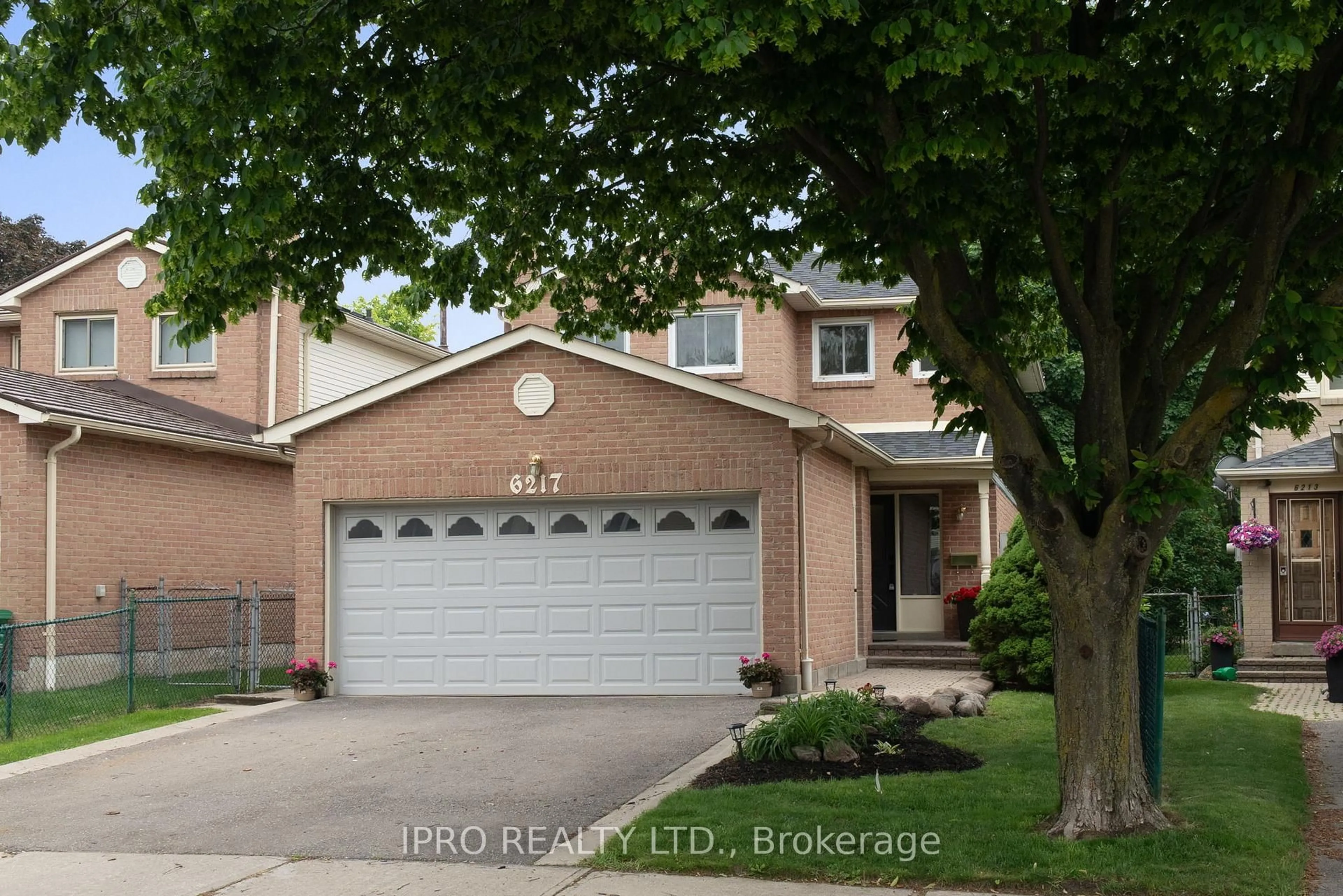 Home with brick exterior material, street for 6217 Fullerton Cres, Mississauga Ontario L5N 3A3
