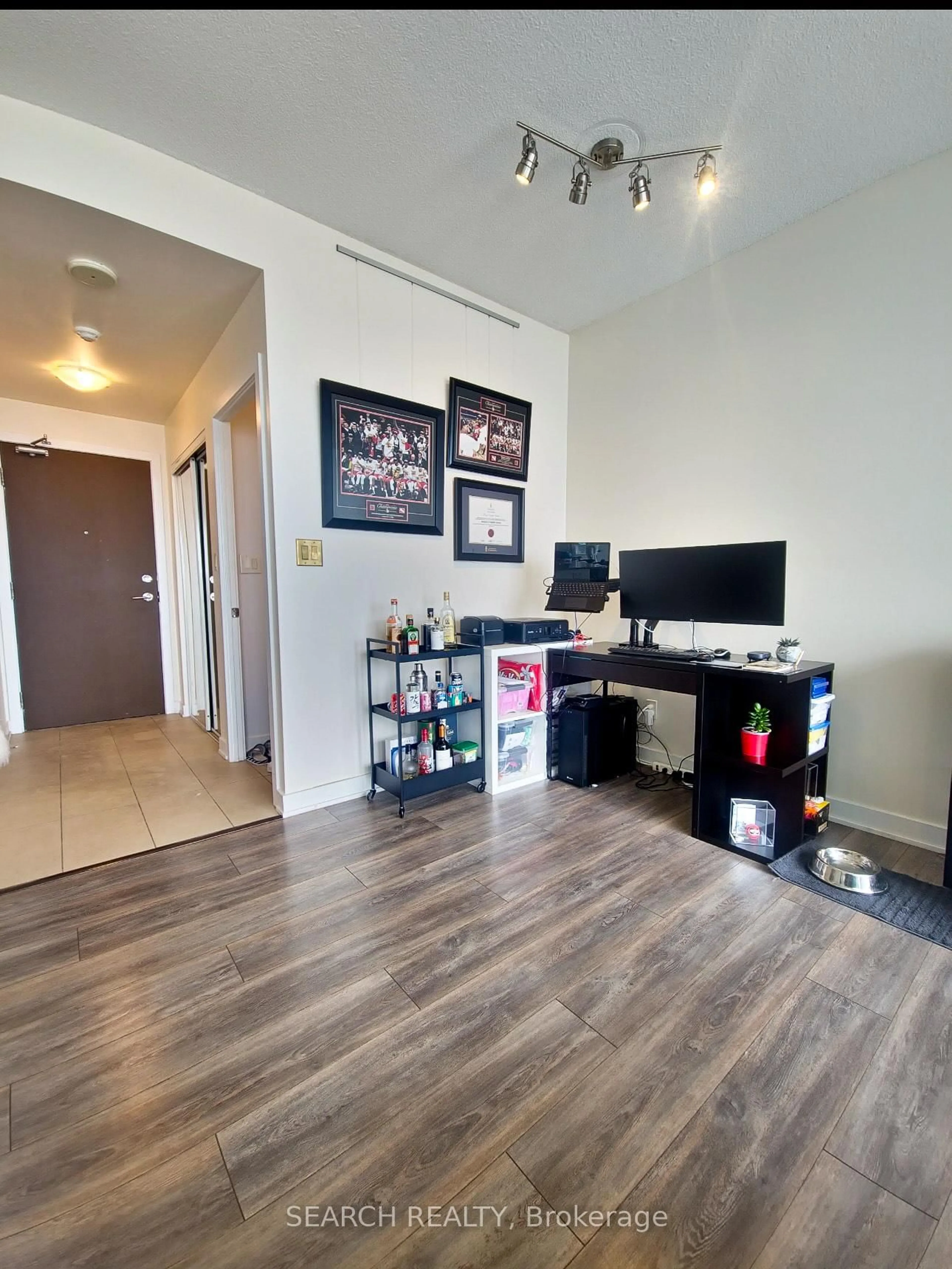 A pic of a room for 4099 Brickstone Mews #3501, Mississauga Ontario L5B 0G2