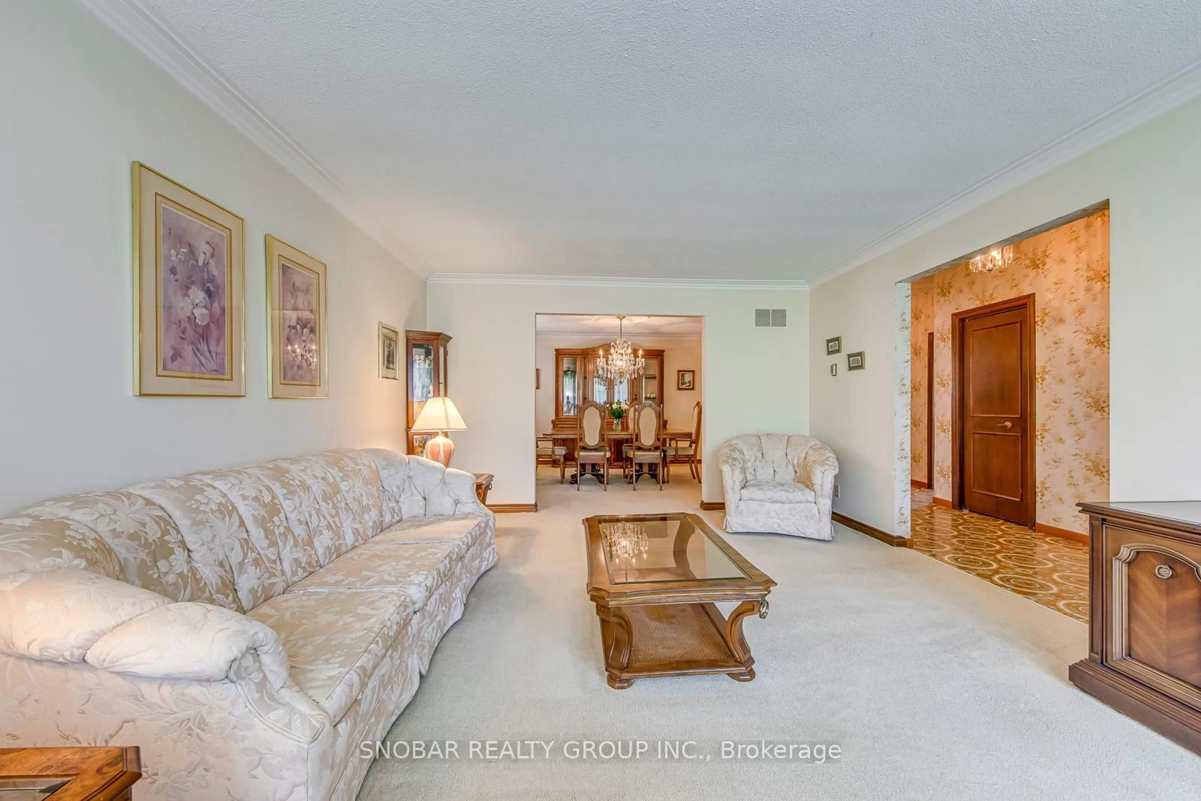 Living room with furniture, unknown for 9A Kingsview Blvd, Toronto Ontario M9R 1T5