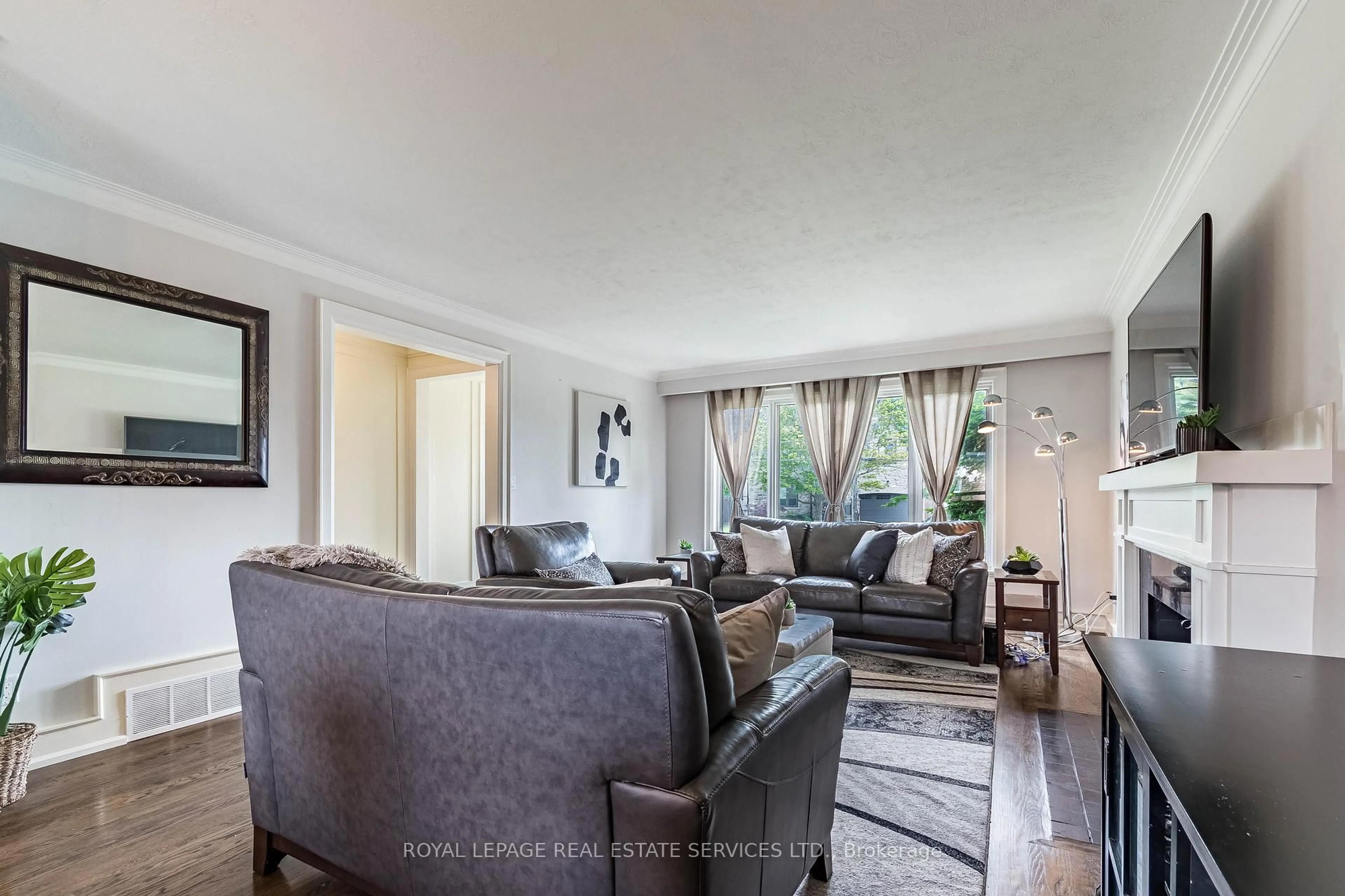 Living room with furniture, unknown for 42 Glen Agar Dr, Toronto Ontario M9B 5L9