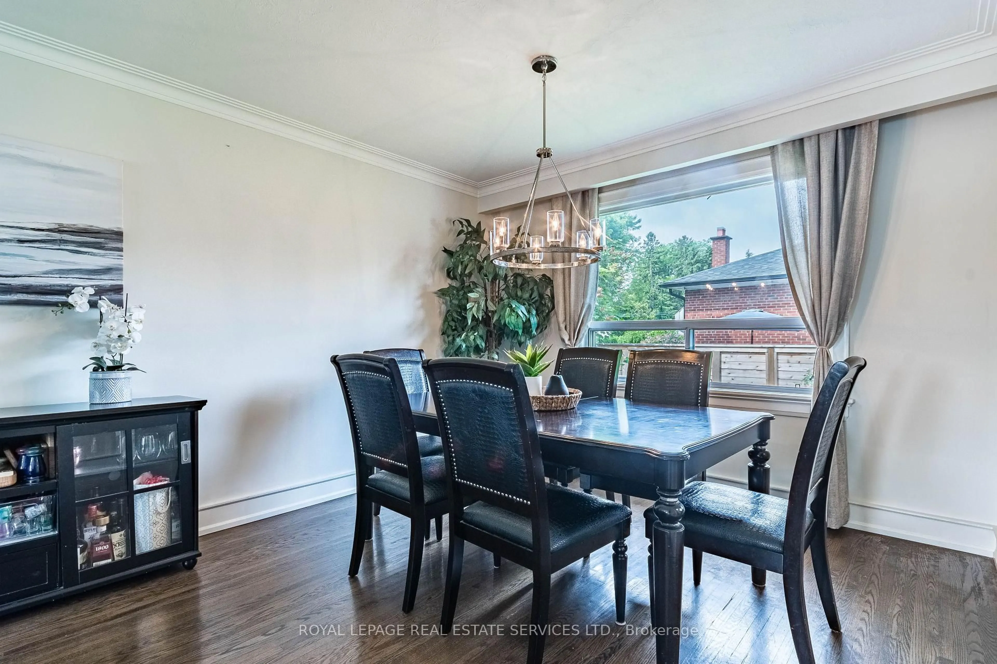 Dining room, wood/laminate floor for 42 Glen Agar Dr, Toronto Ontario M9B 5L9
