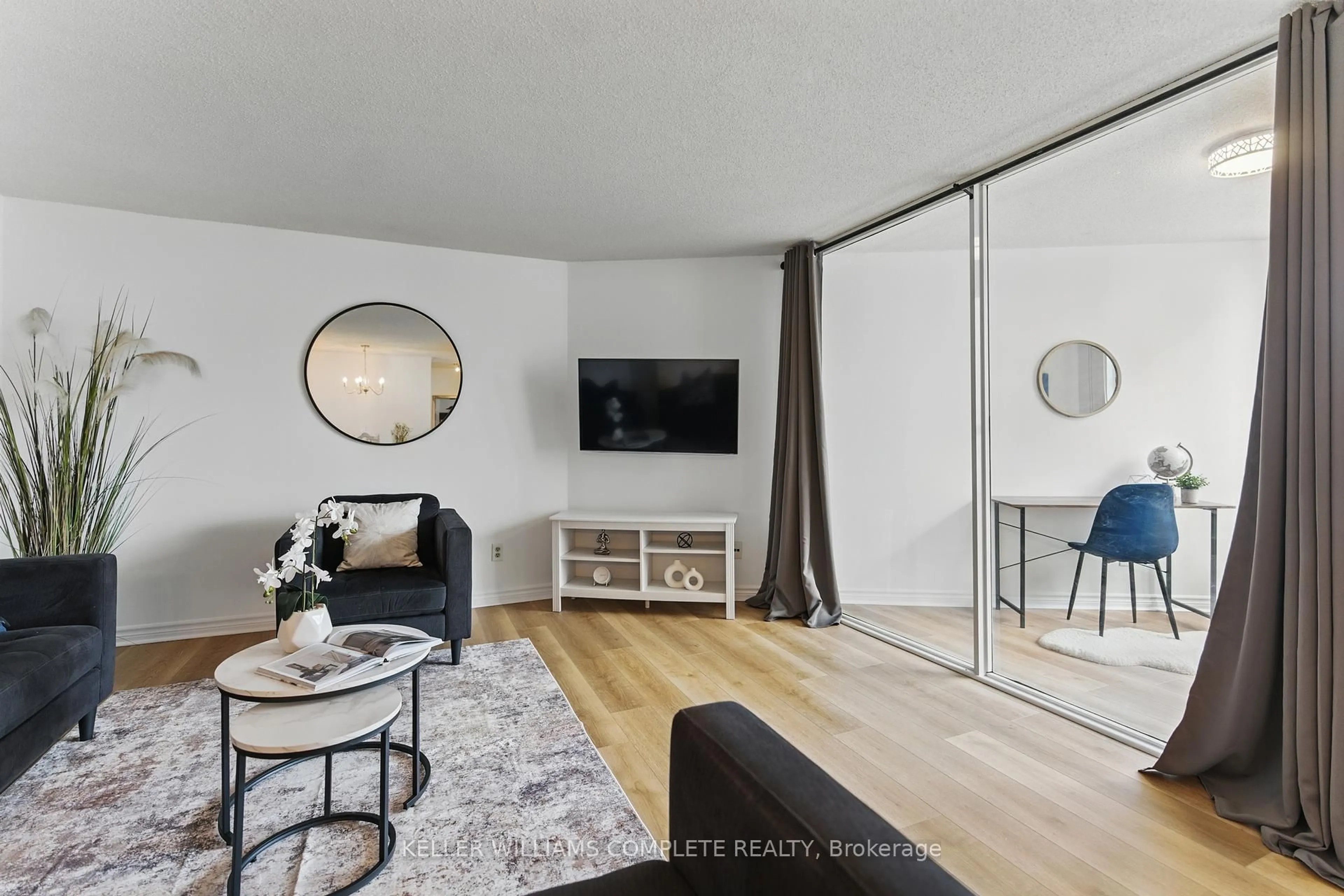 Living room with furniture, unknown for 3700 KANEFF Cres #1205, Mississauga Ontario L5A 4B8