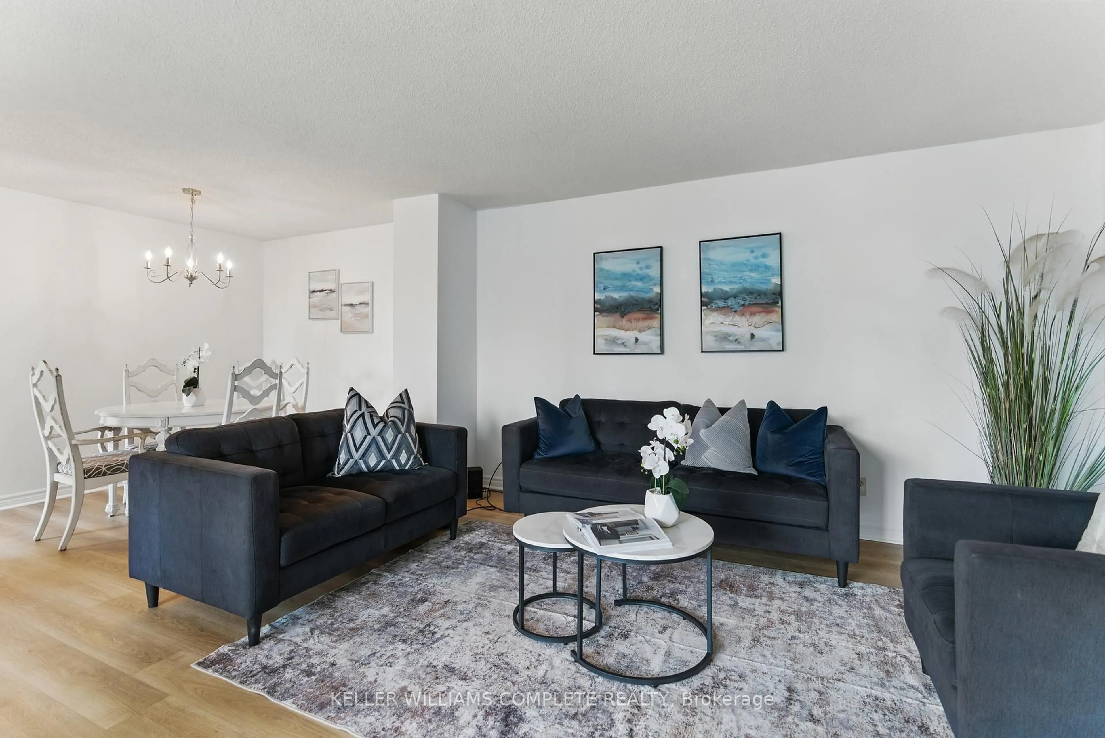 Living room with furniture, unknown for 3700 KANEFF Cres #1205, Mississauga Ontario L5A 4B8