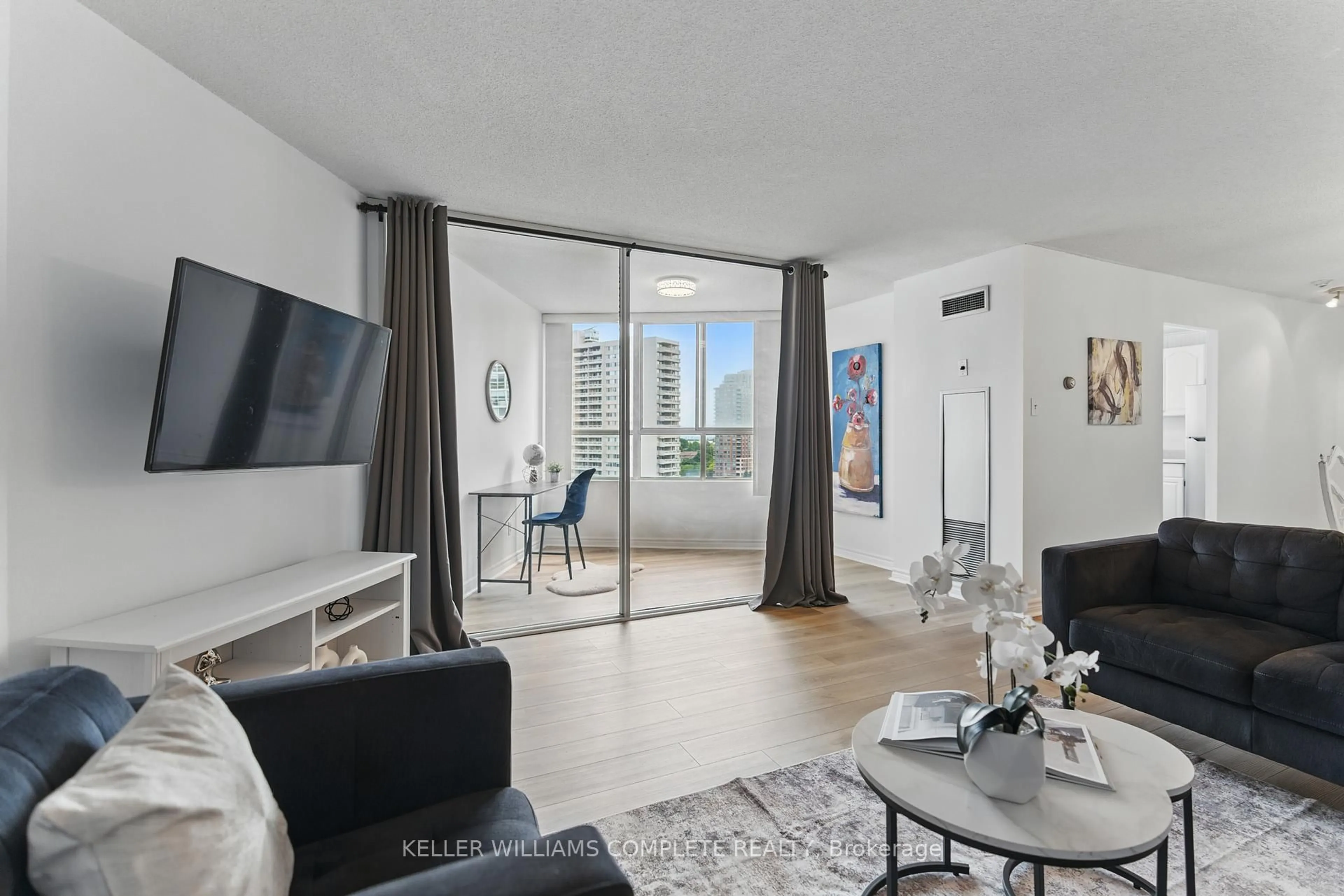 Living room with furniture, unknown for 3700 KANEFF Cres #1205, Mississauga Ontario L5A 4B8