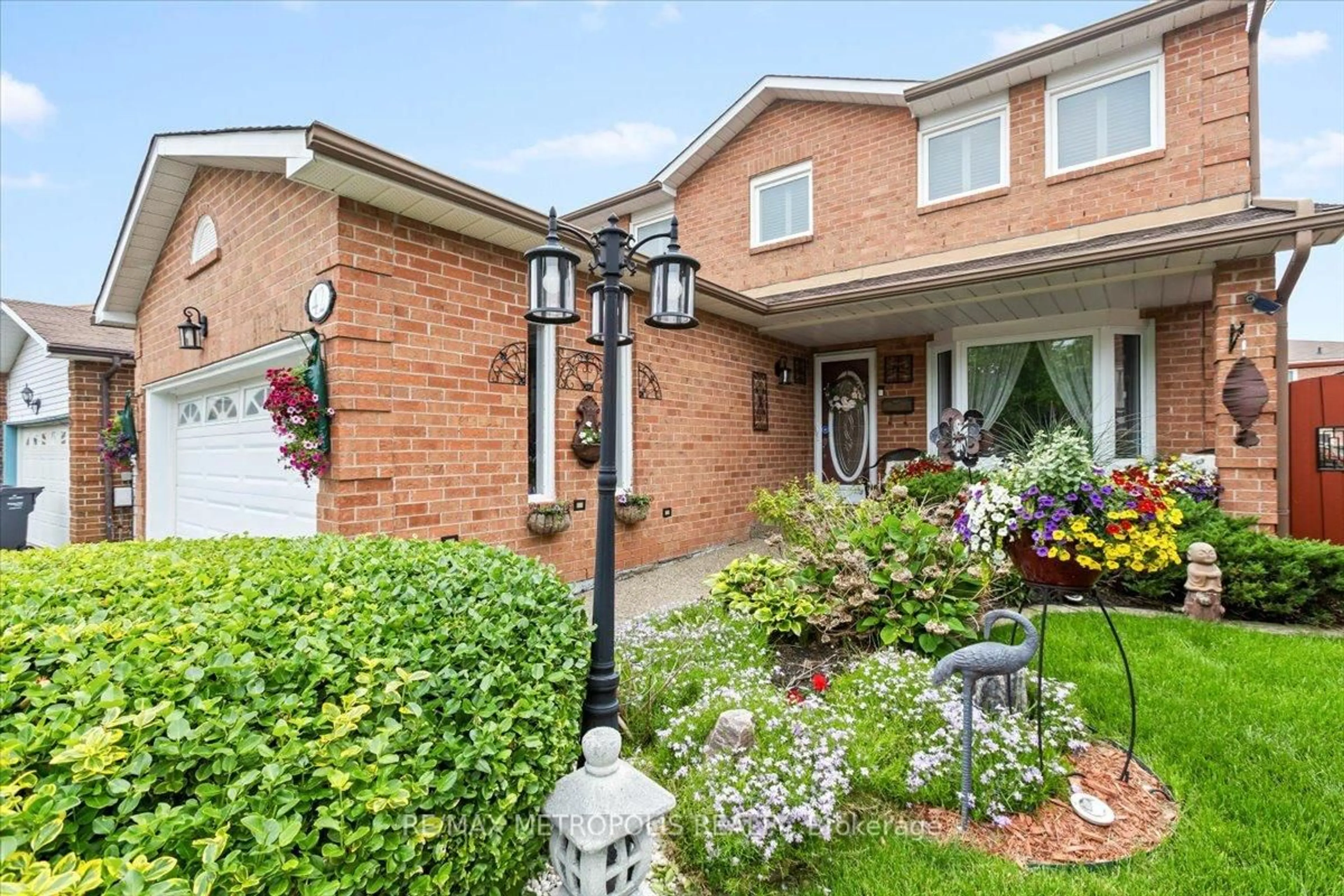 Home with brick exterior material, street for 42 Silverstream Rd, Brampton Ontario L6Z 3W4
