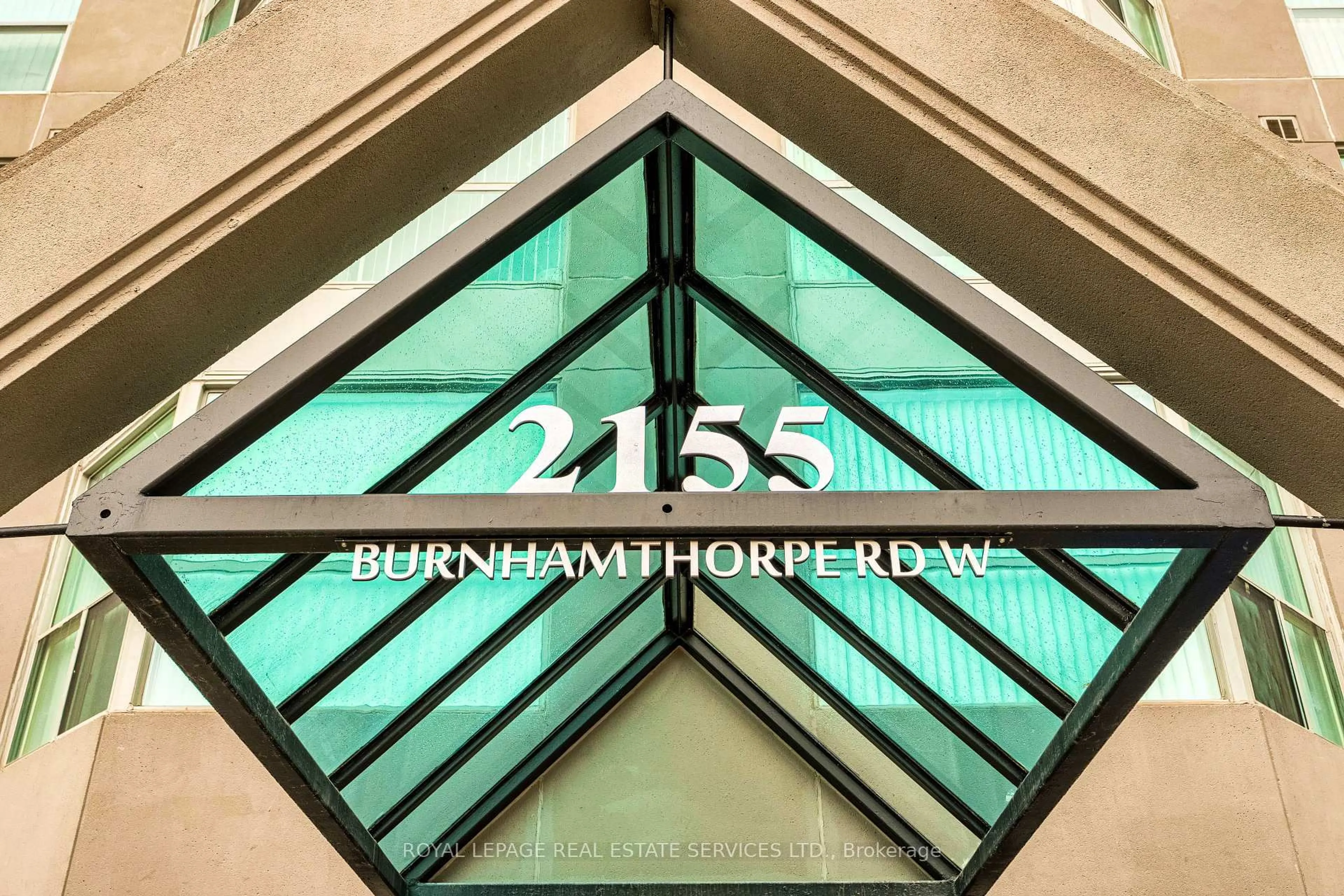 Indoor foyer for 2155 Burnhamthorpe Rd #902, Mississauga Ontario L5L 5P4